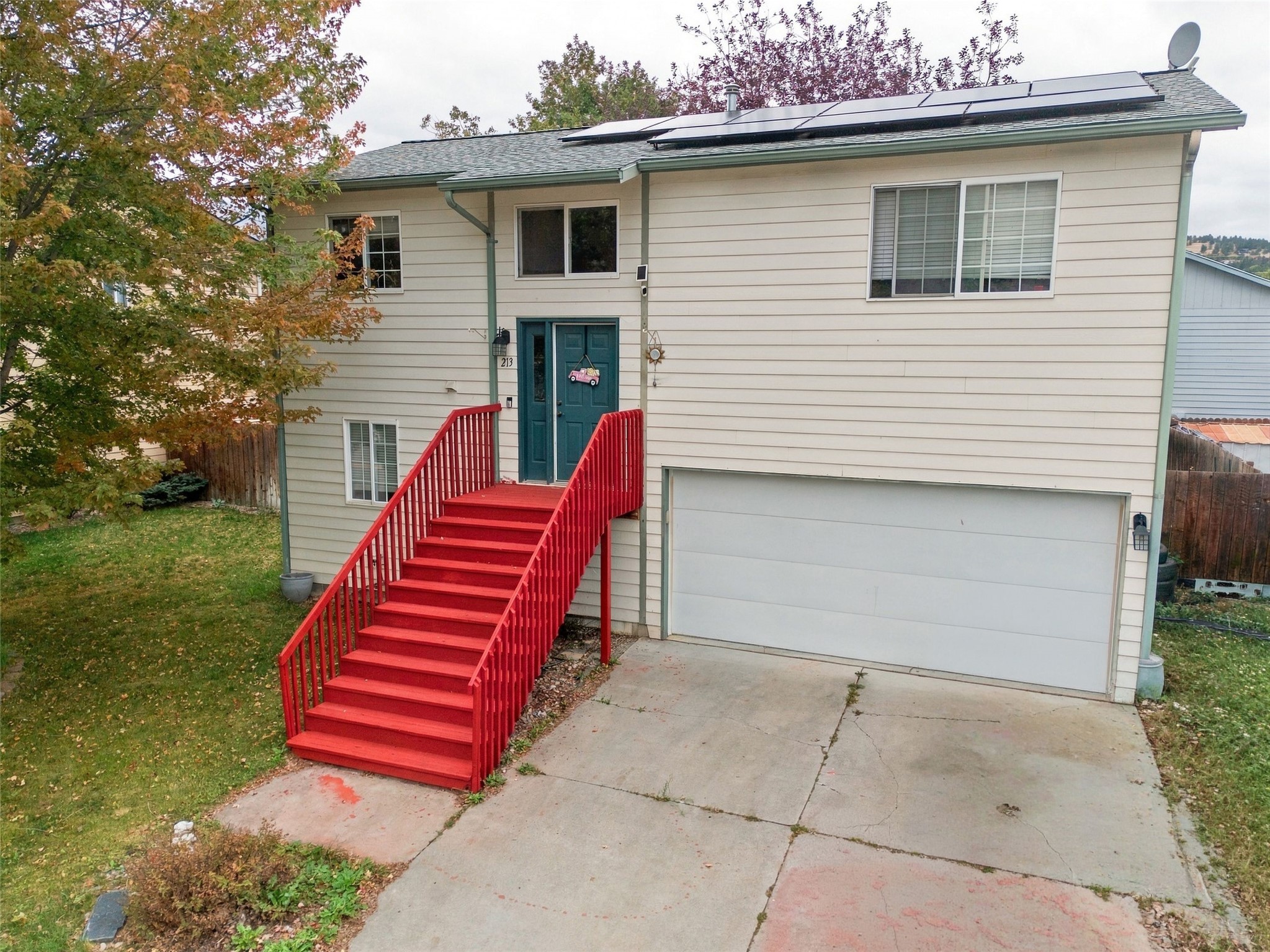213 Lakeside Drive Property Photo 1