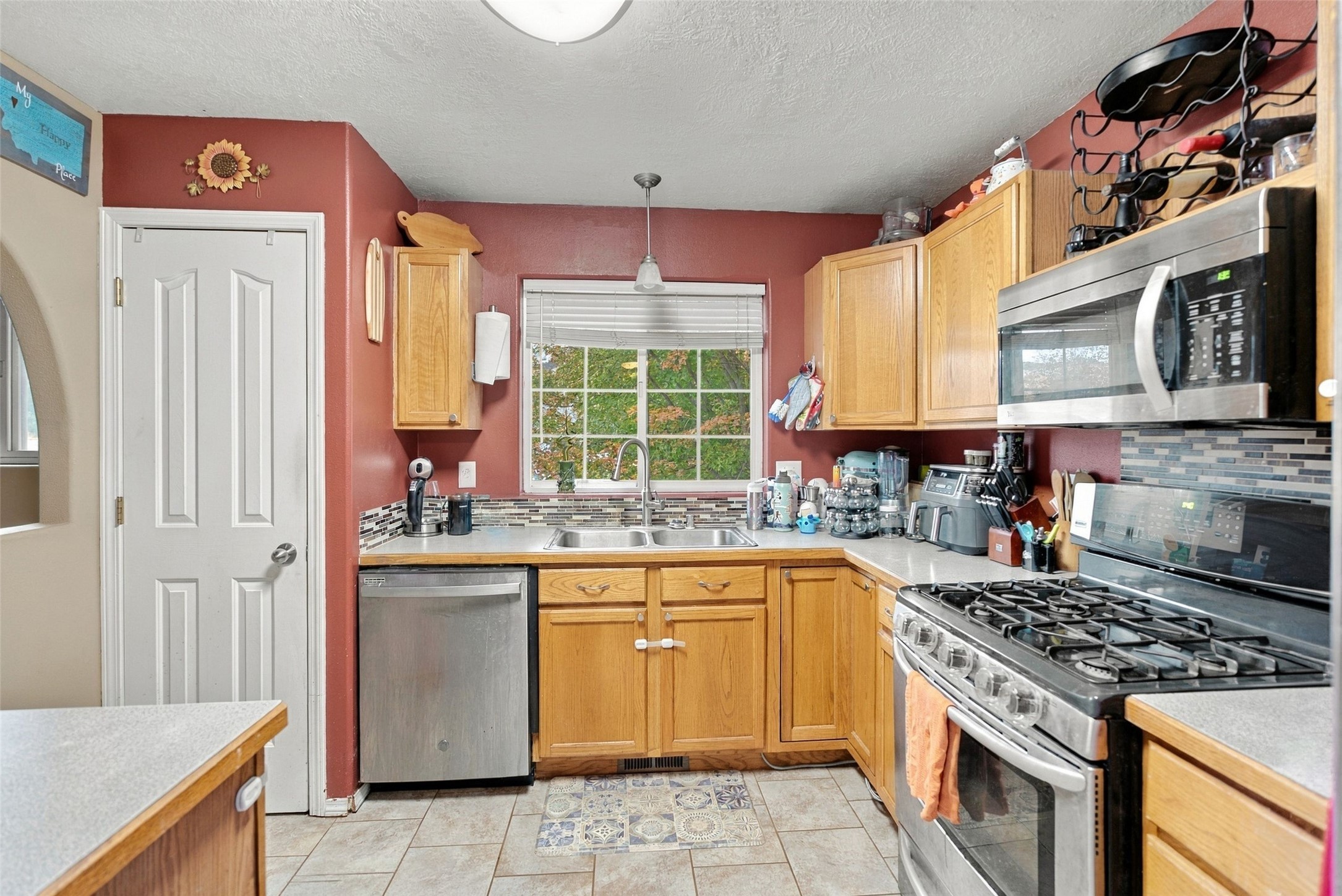 213 Lakeside Drive Property Photo 2
