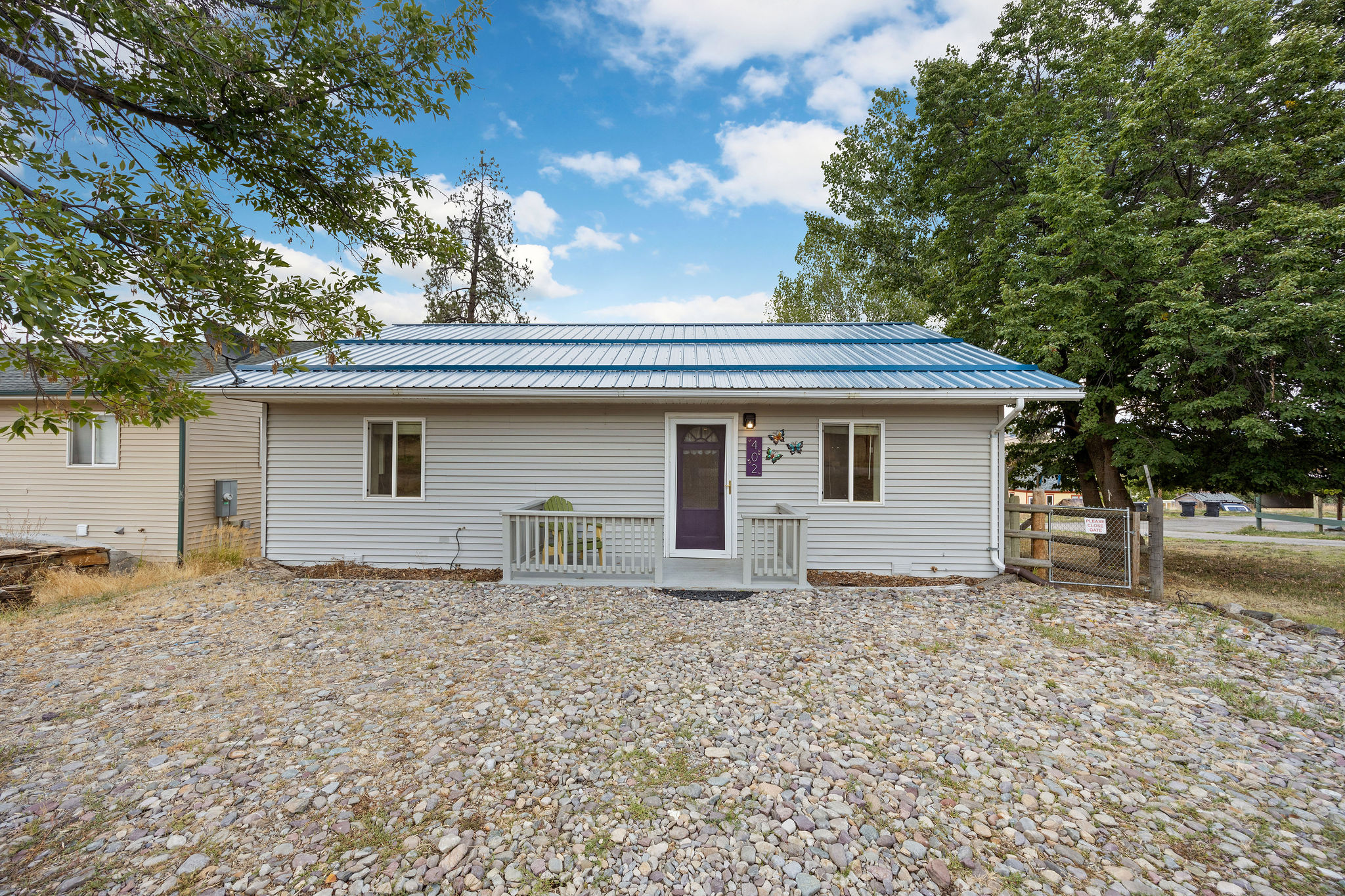 402 Aeneas Street N Property Photo 1