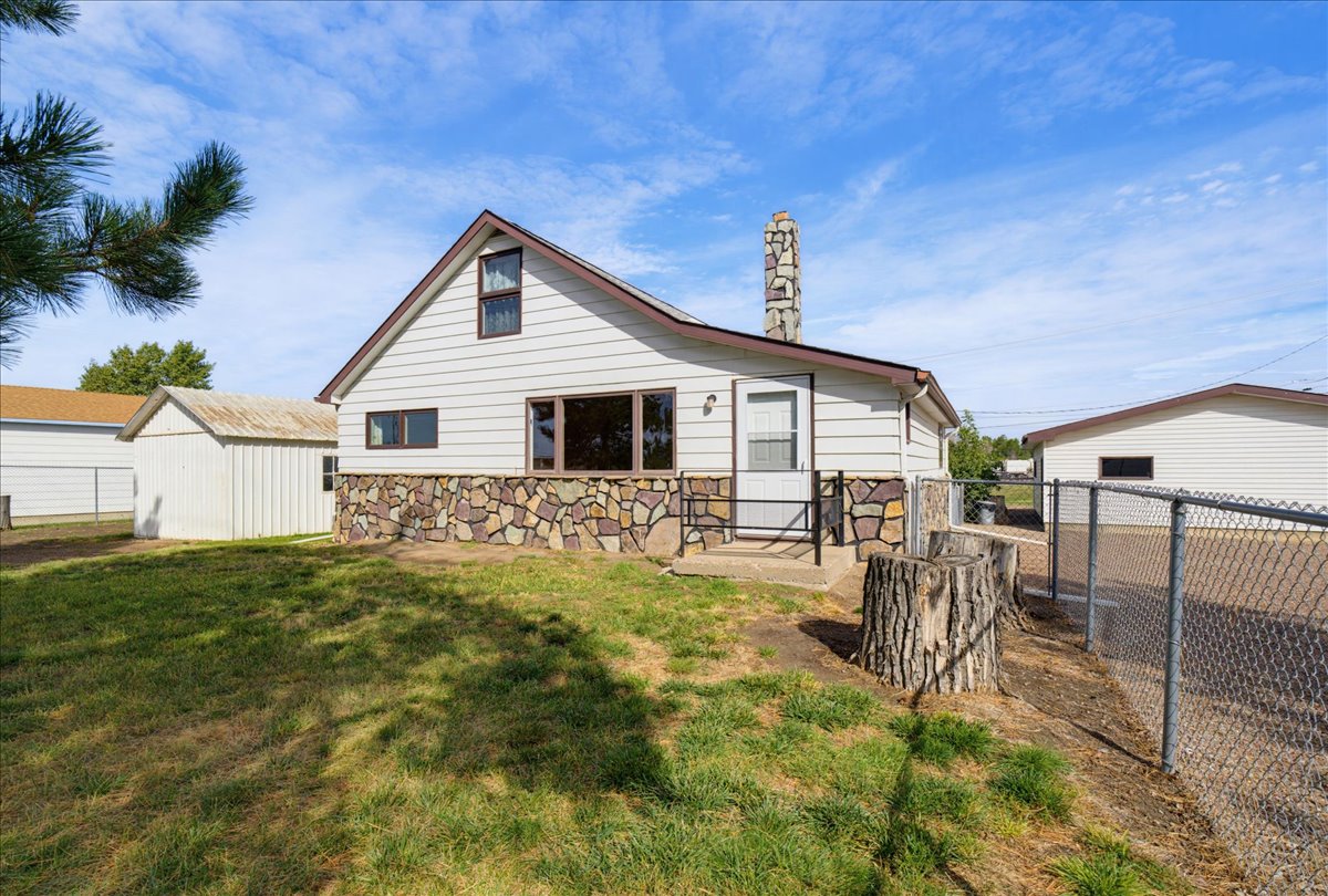 1425 23rd Avenue S Property Photo 1