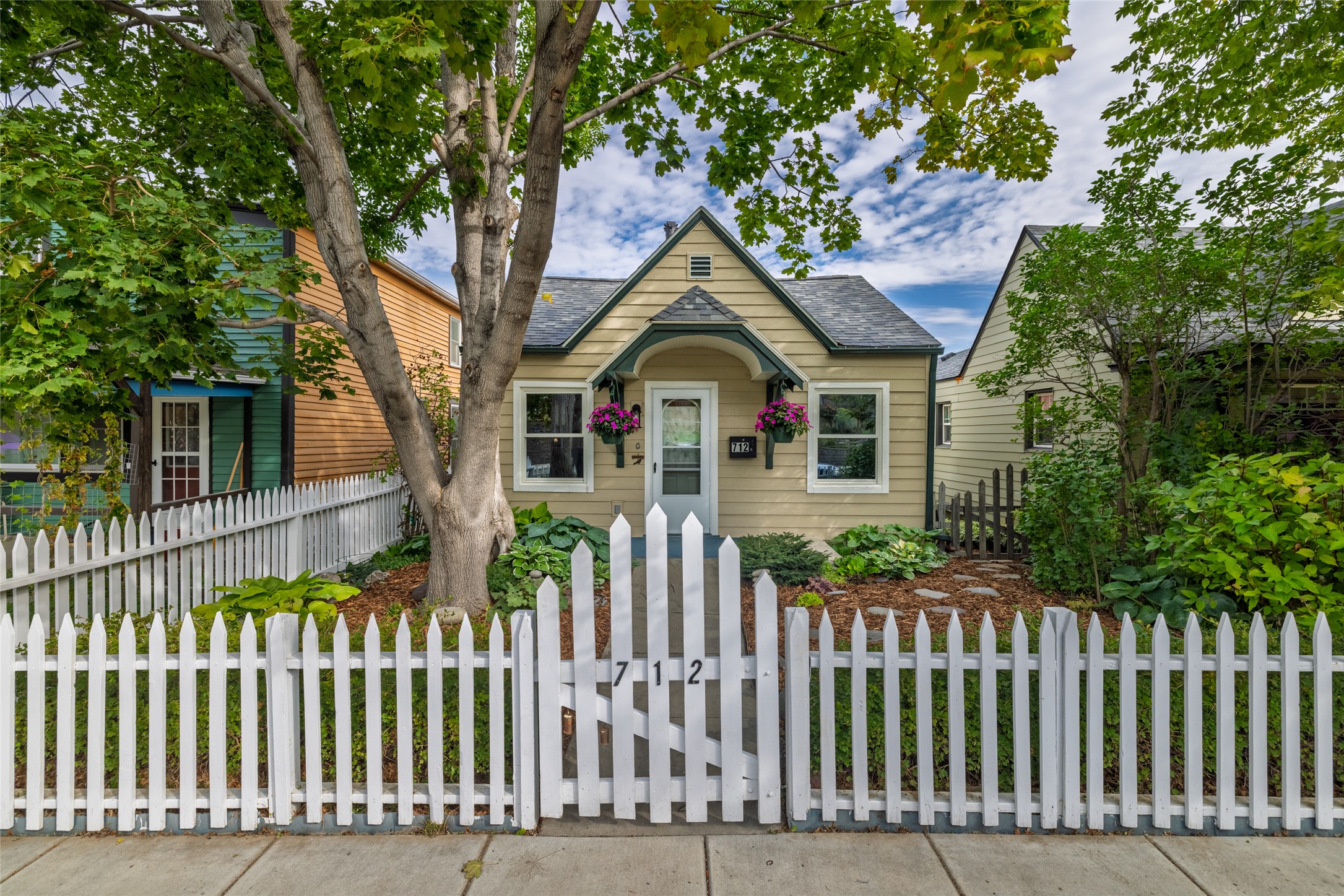 712 Hillsdale Street Property Photo 1