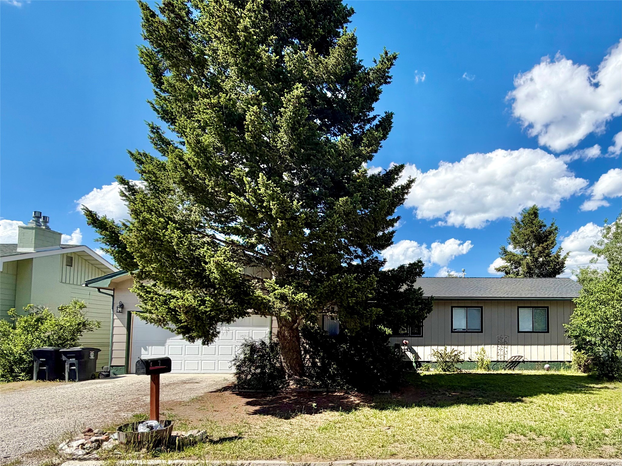 7 Earth Lane Property Photo 1