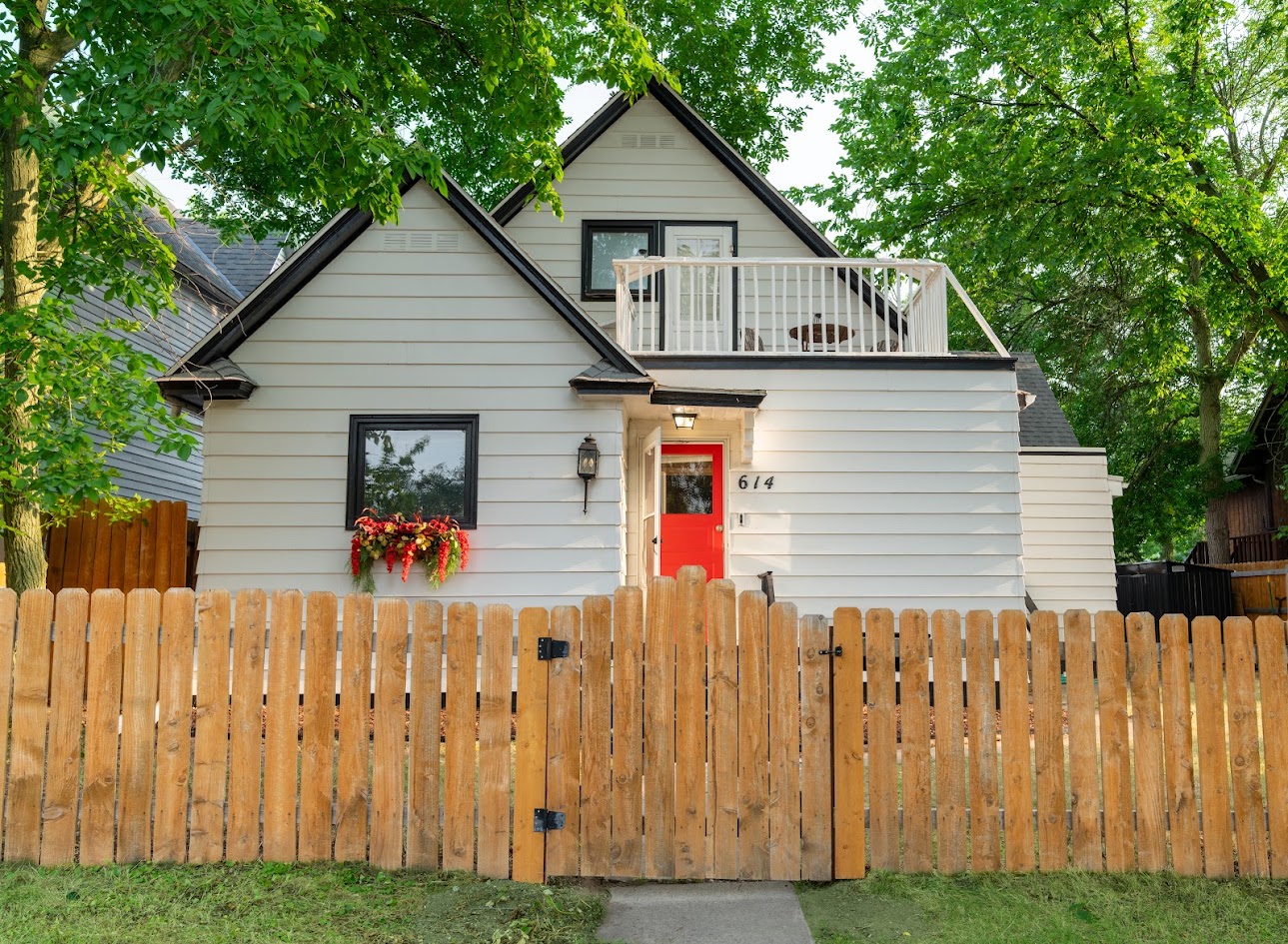 614 6th Avenue N Property Photo 1