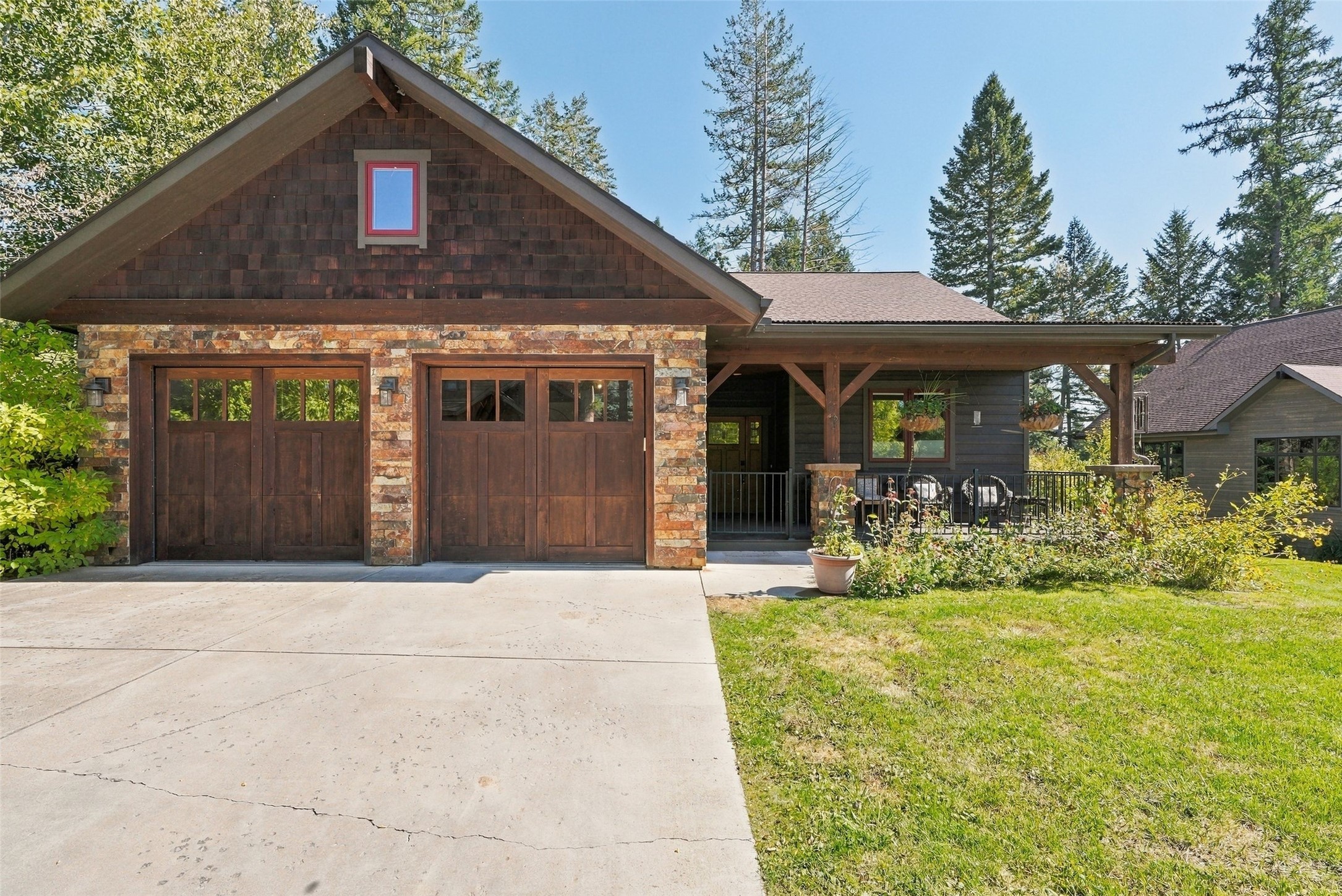 733 Clearwater Drive Property Photo 3