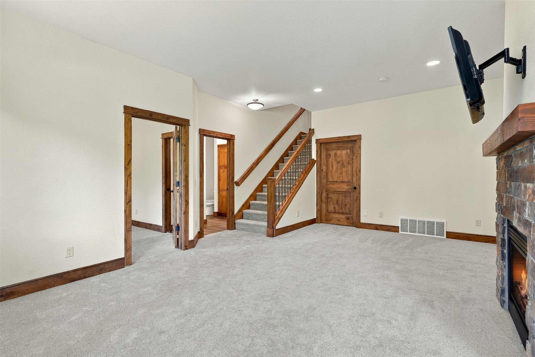 733 Clearwater Drive Property Photo 10