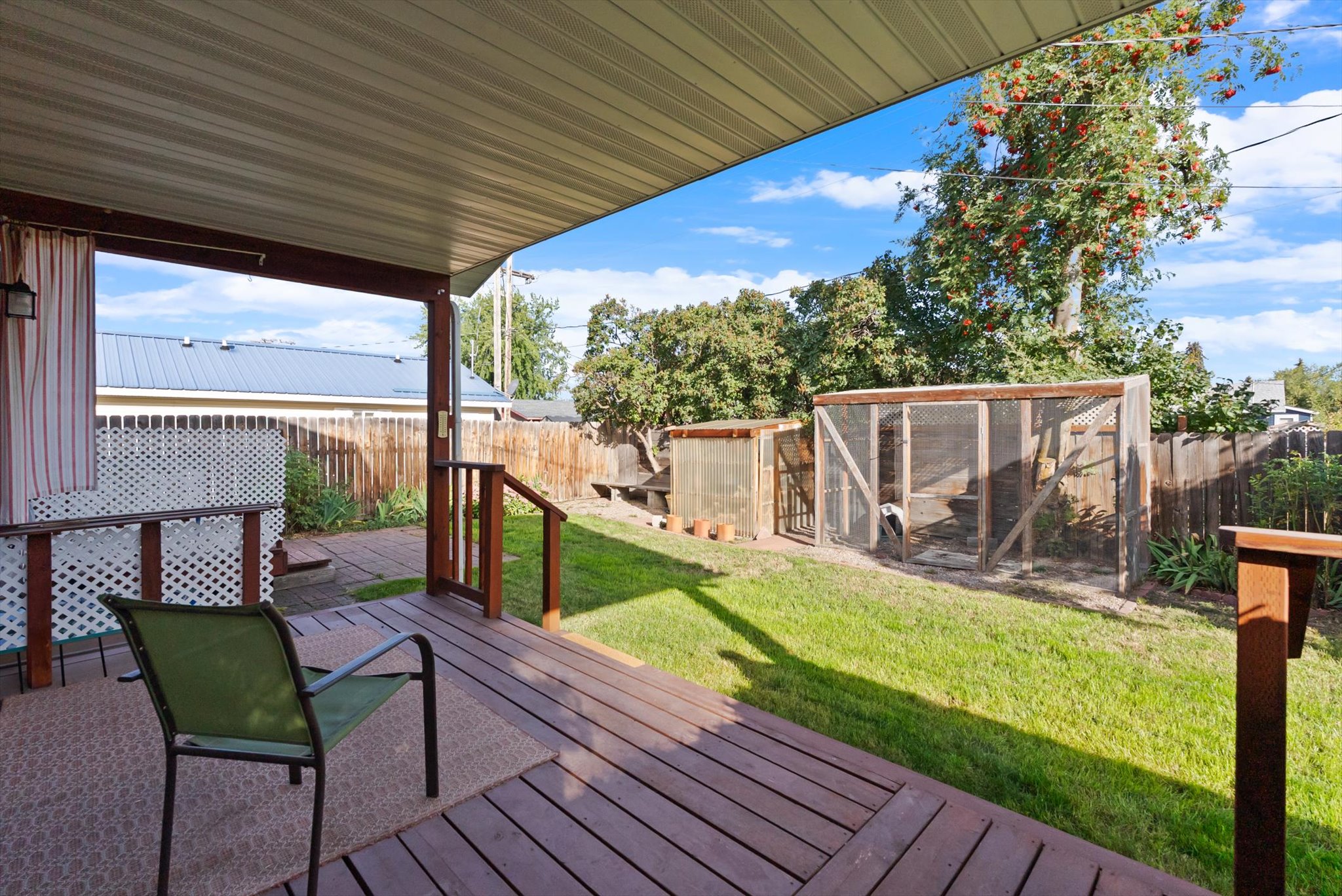 608 6th Street E Property Photo 9