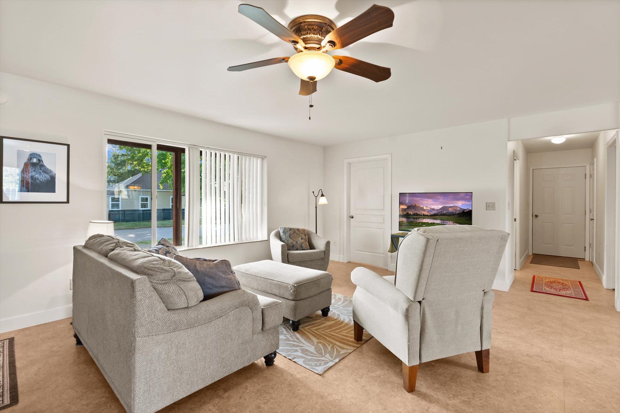 608 6th Street E Property Photo 14