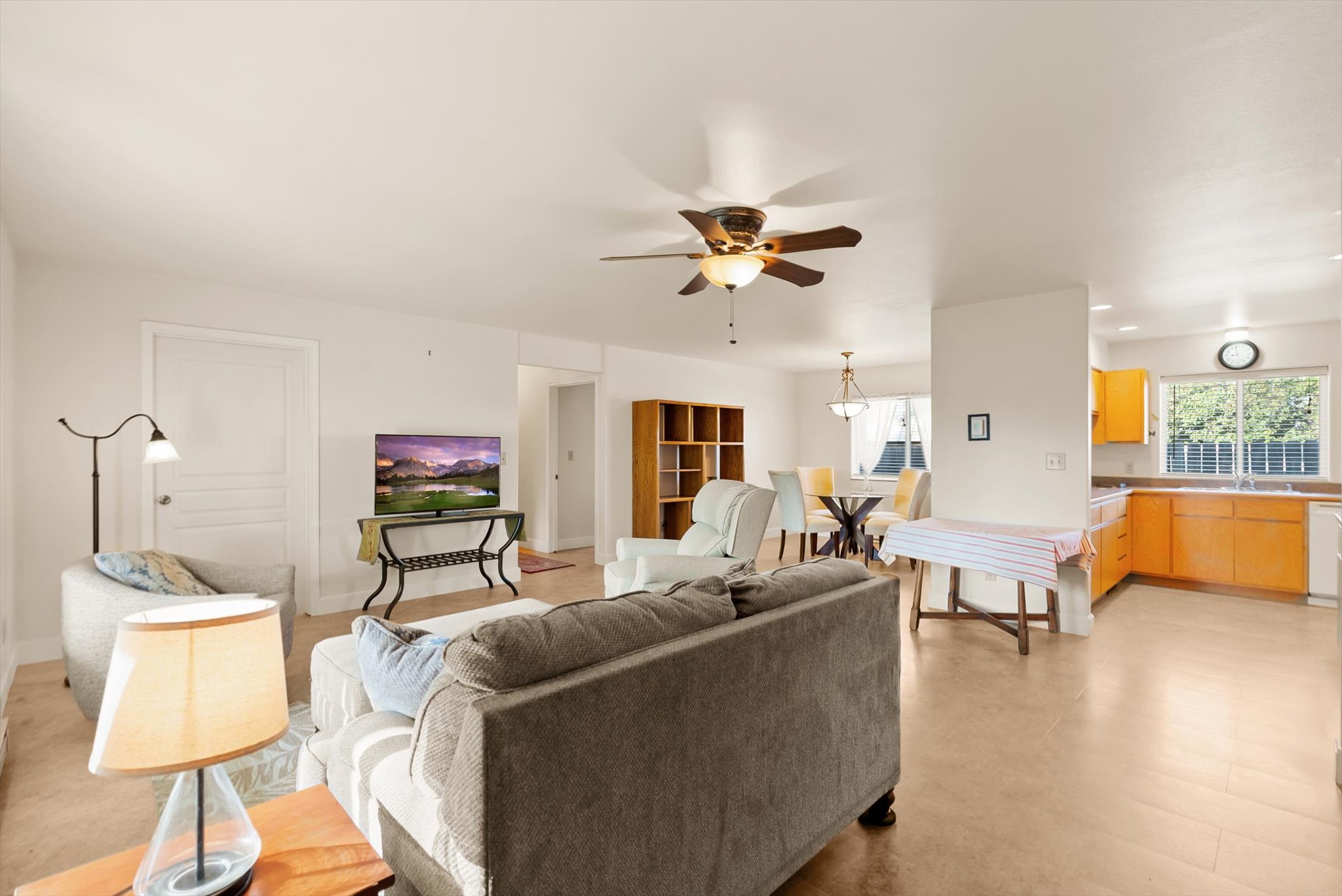 608 6th Street E Property Photo 15