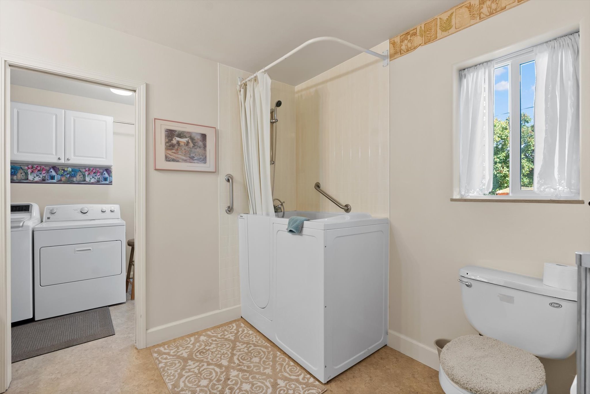 608 6th Street E Property Photo 21
