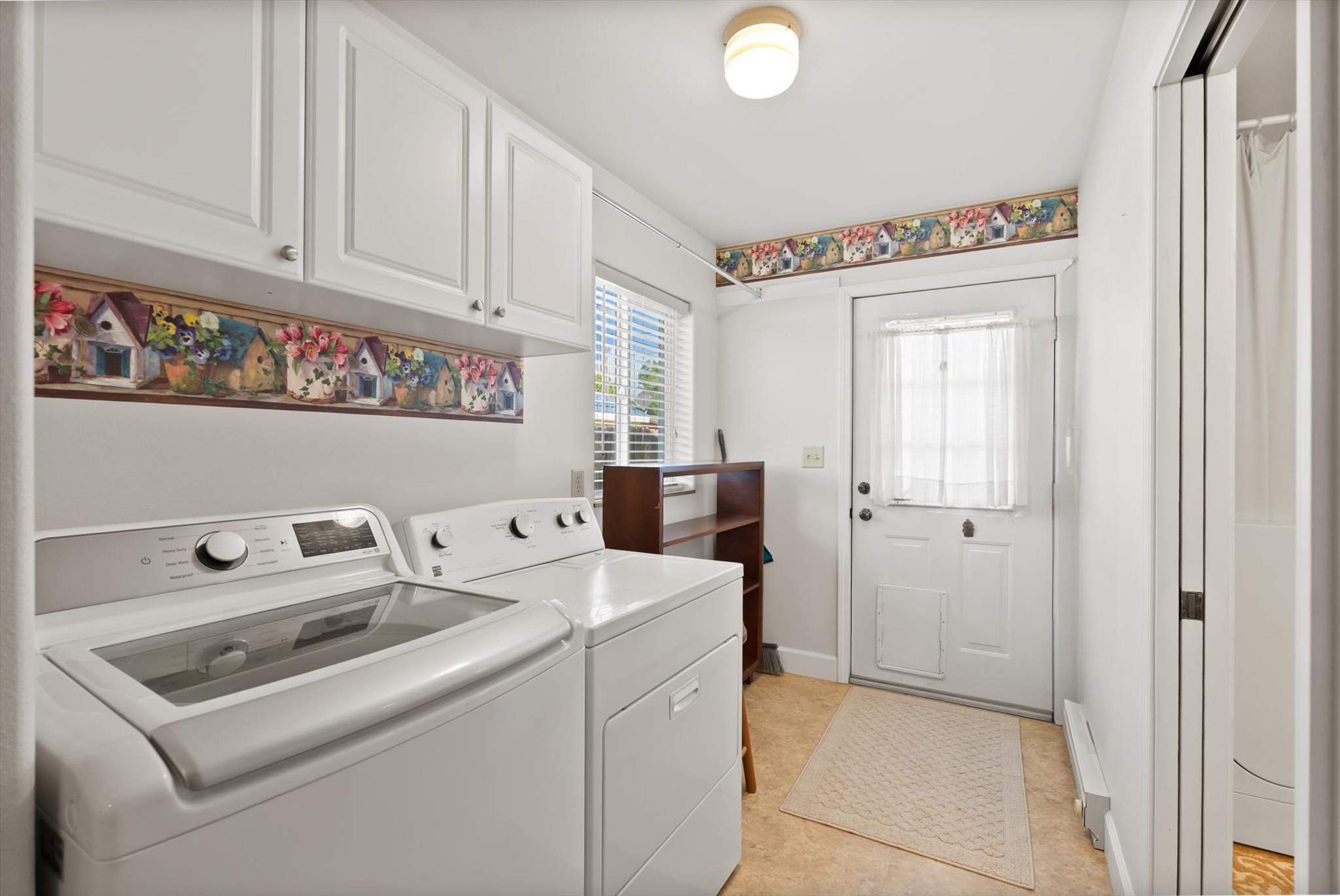 608 6th Street E Property Photo 24