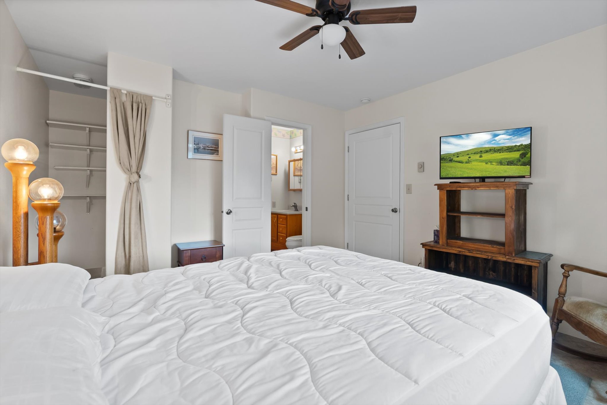 608 6th Street E Property Photo 26