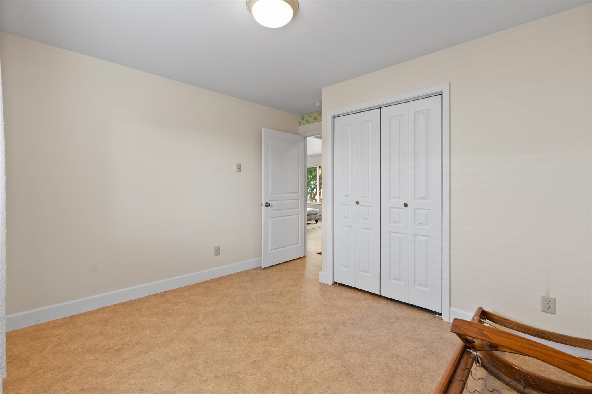 608 6th Street E Property Photo 28