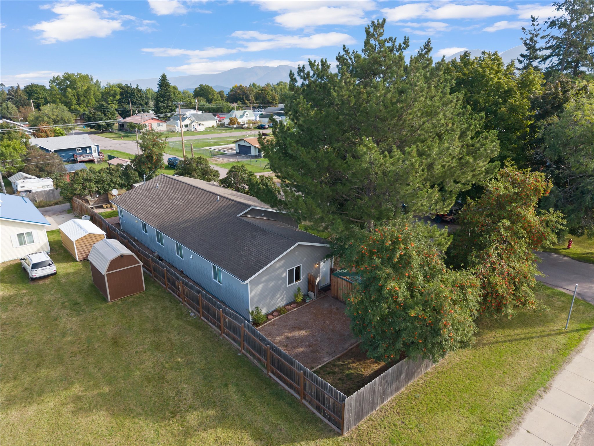 608 6th Street E Property Photo 33