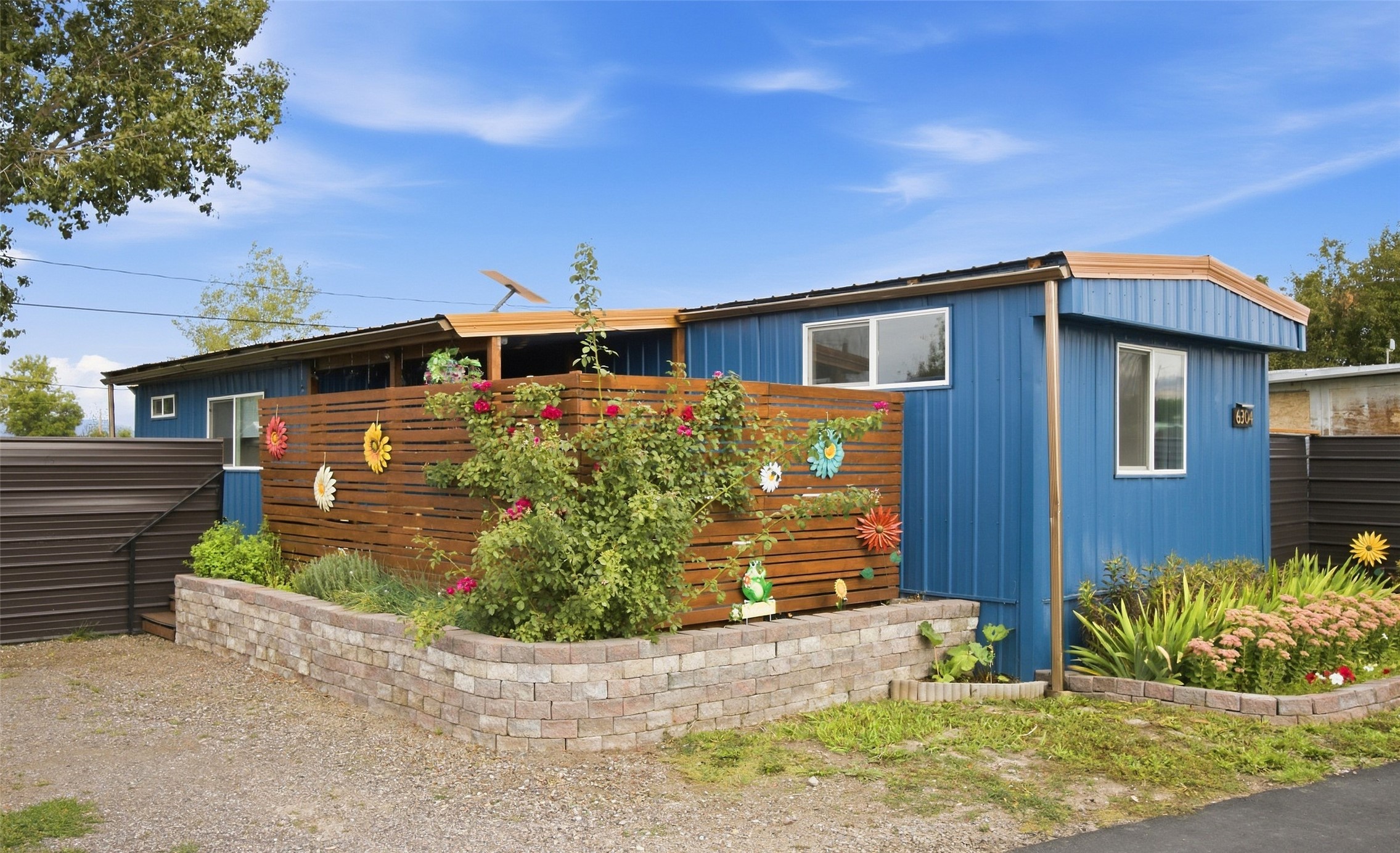 6304 Buena Vista Loop E Property Photo 1