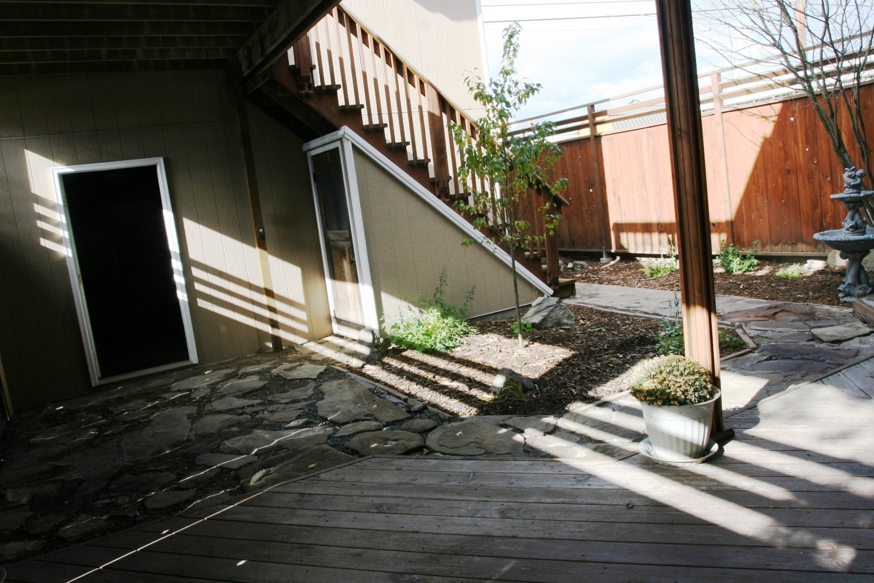 633 S Main Street Property Photo 2