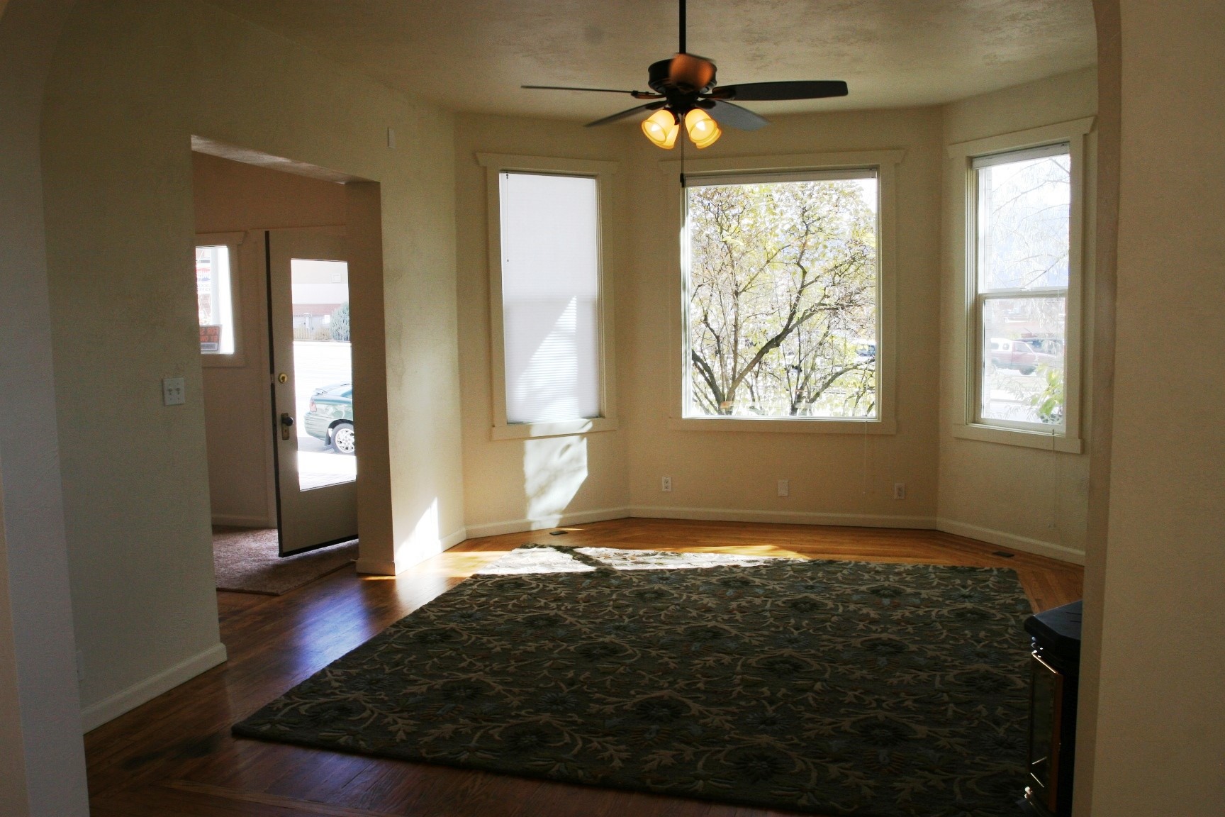 633 S Main Street Property Photo 5