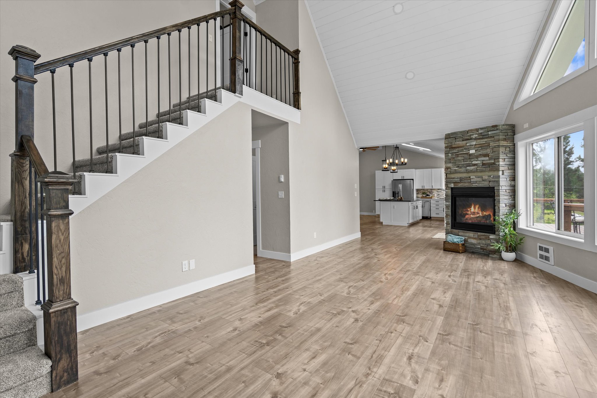 32890 Hellroaring Lane Property Photo 8