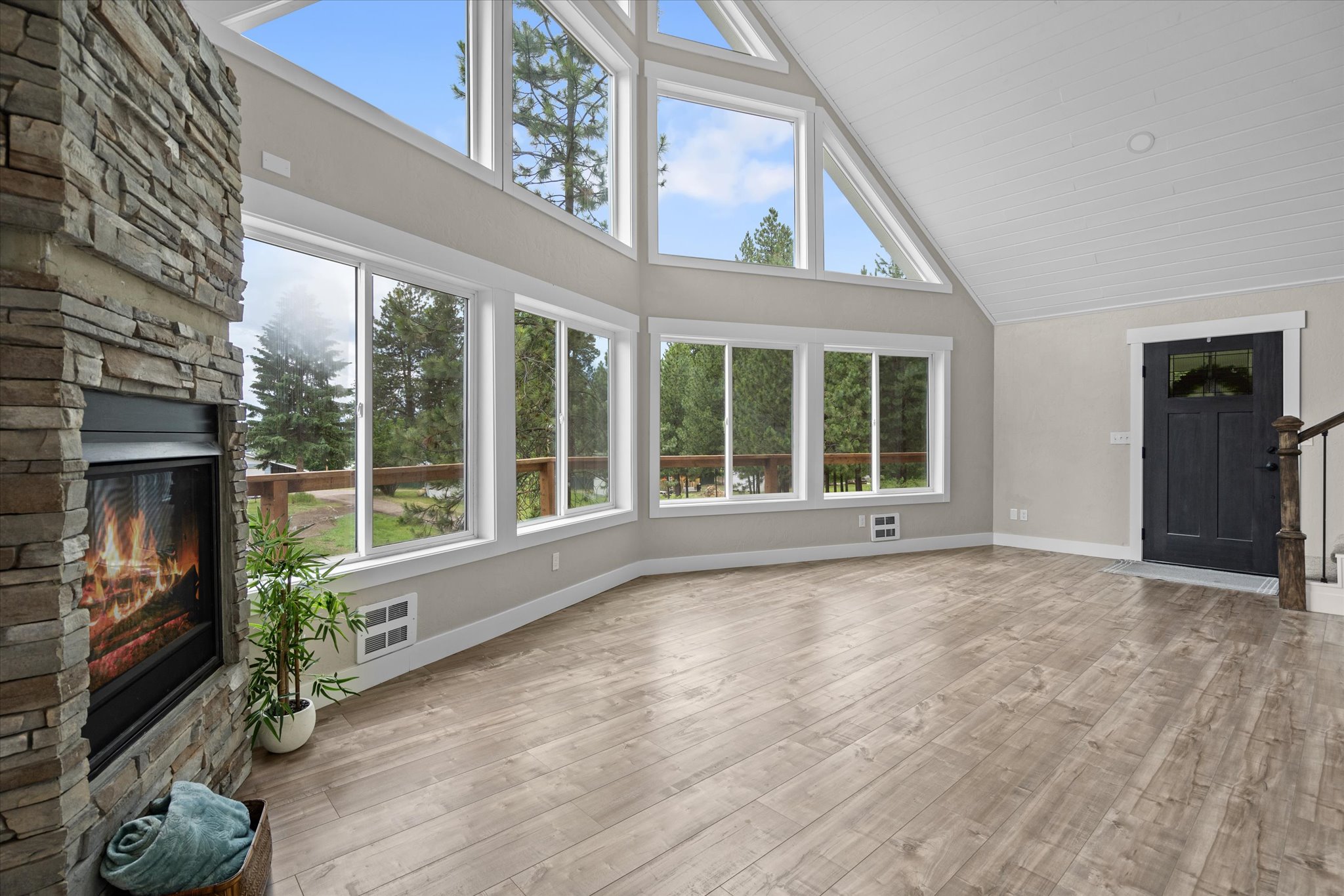 32890 Hellroaring Lane Property Photo 9