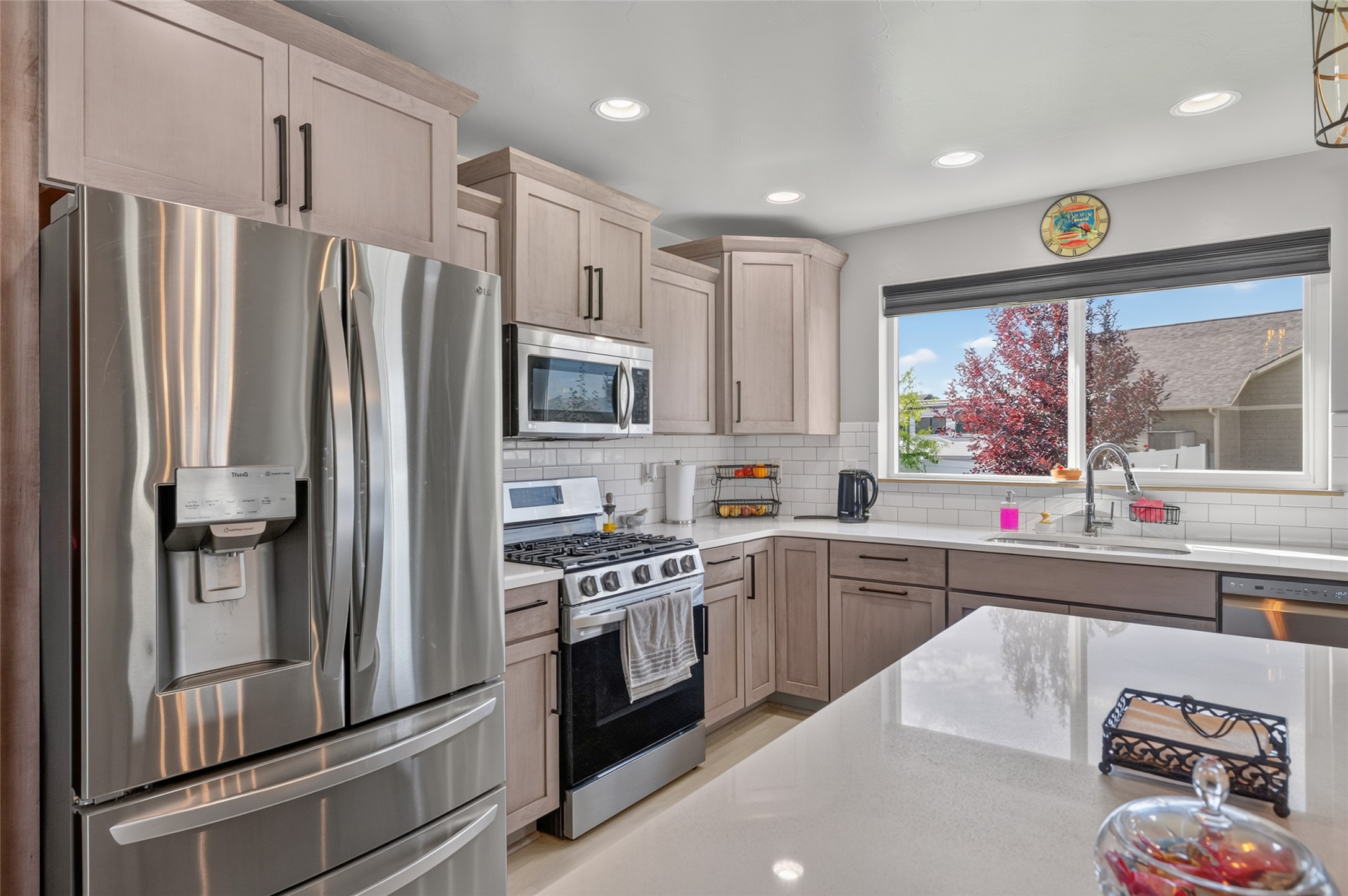 4010 Swan Road Property Photo 14