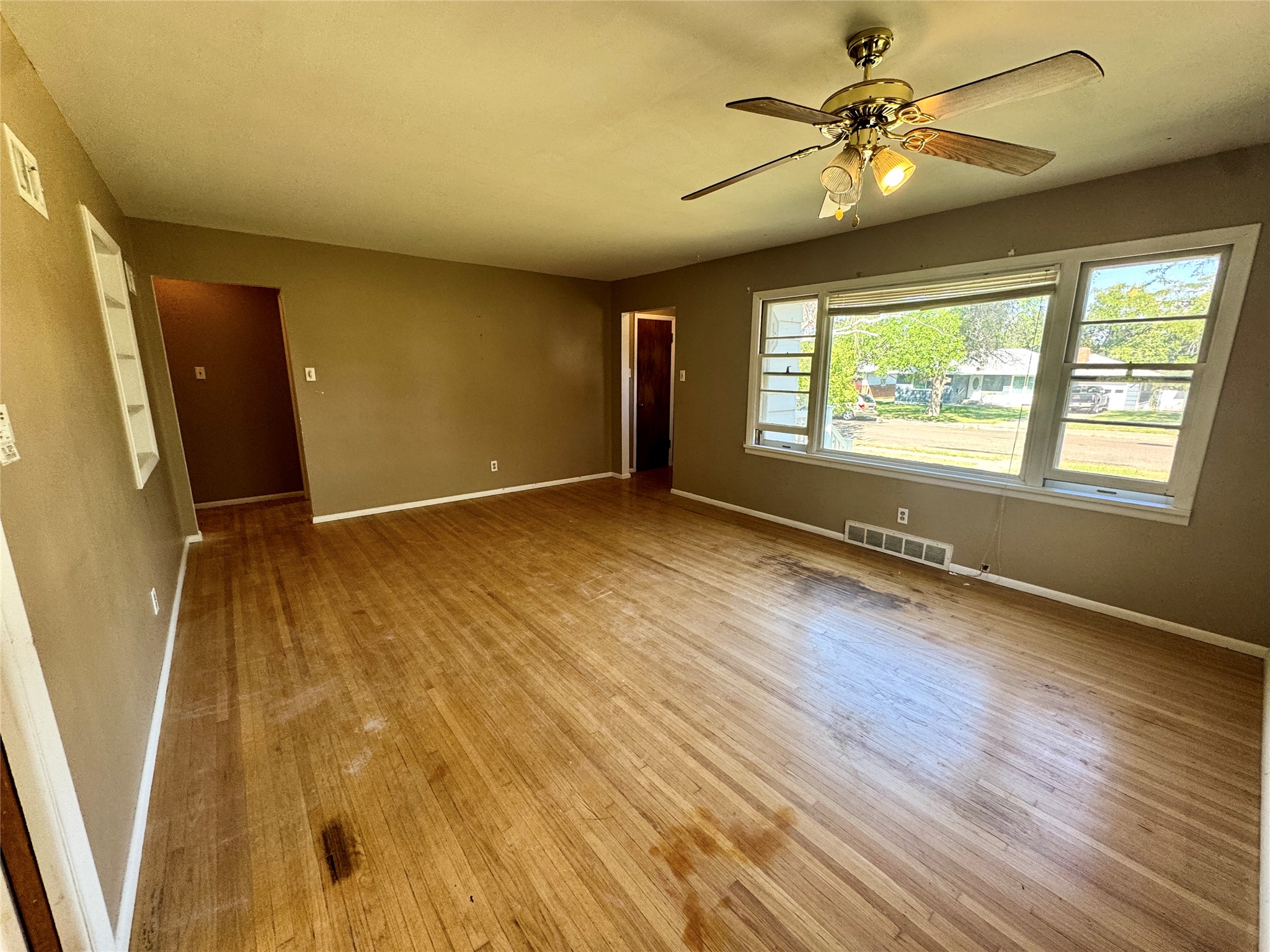 2720 5th Avenue N Property Photo 6