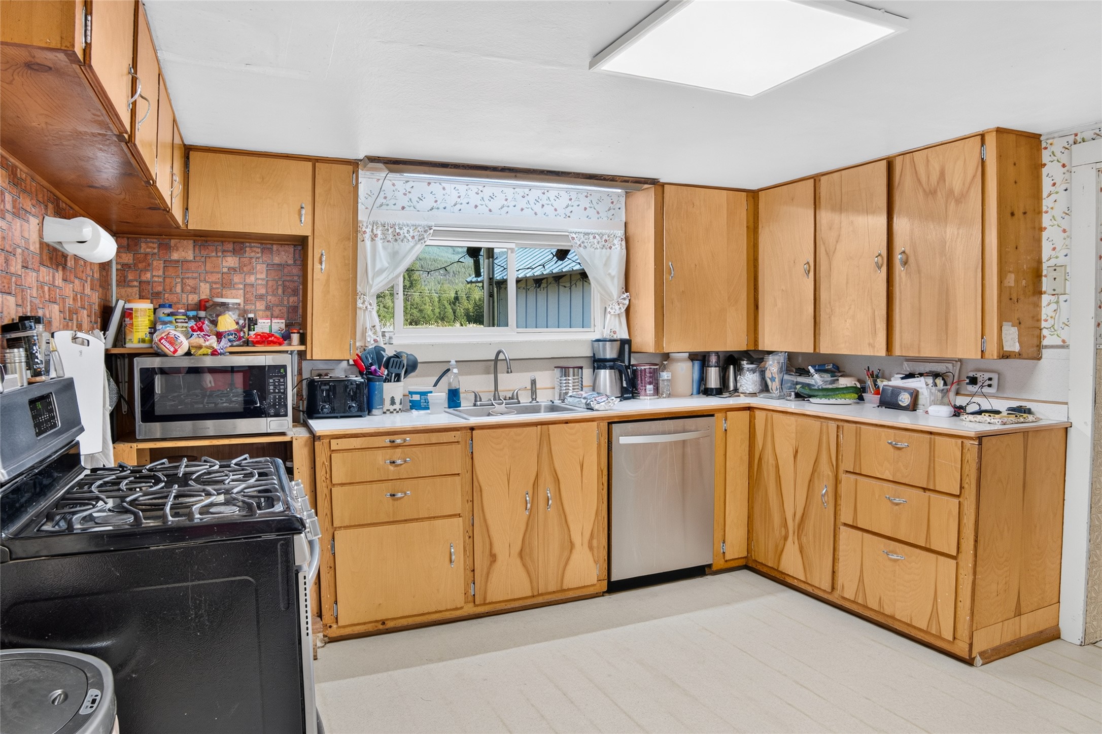 44068 Us Highway 2 Property Photo 7