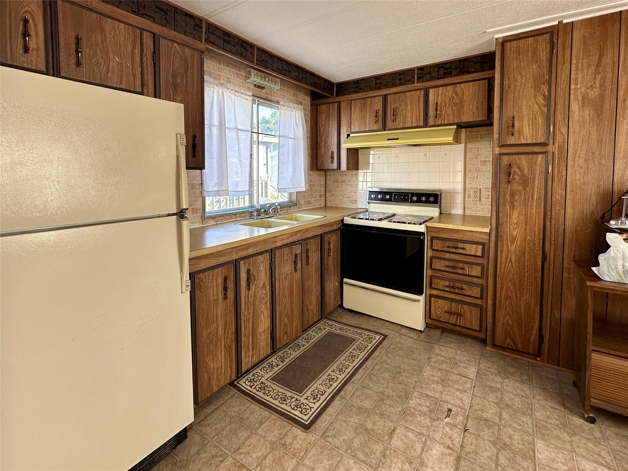 529 S Caravan Street Property Photo 13