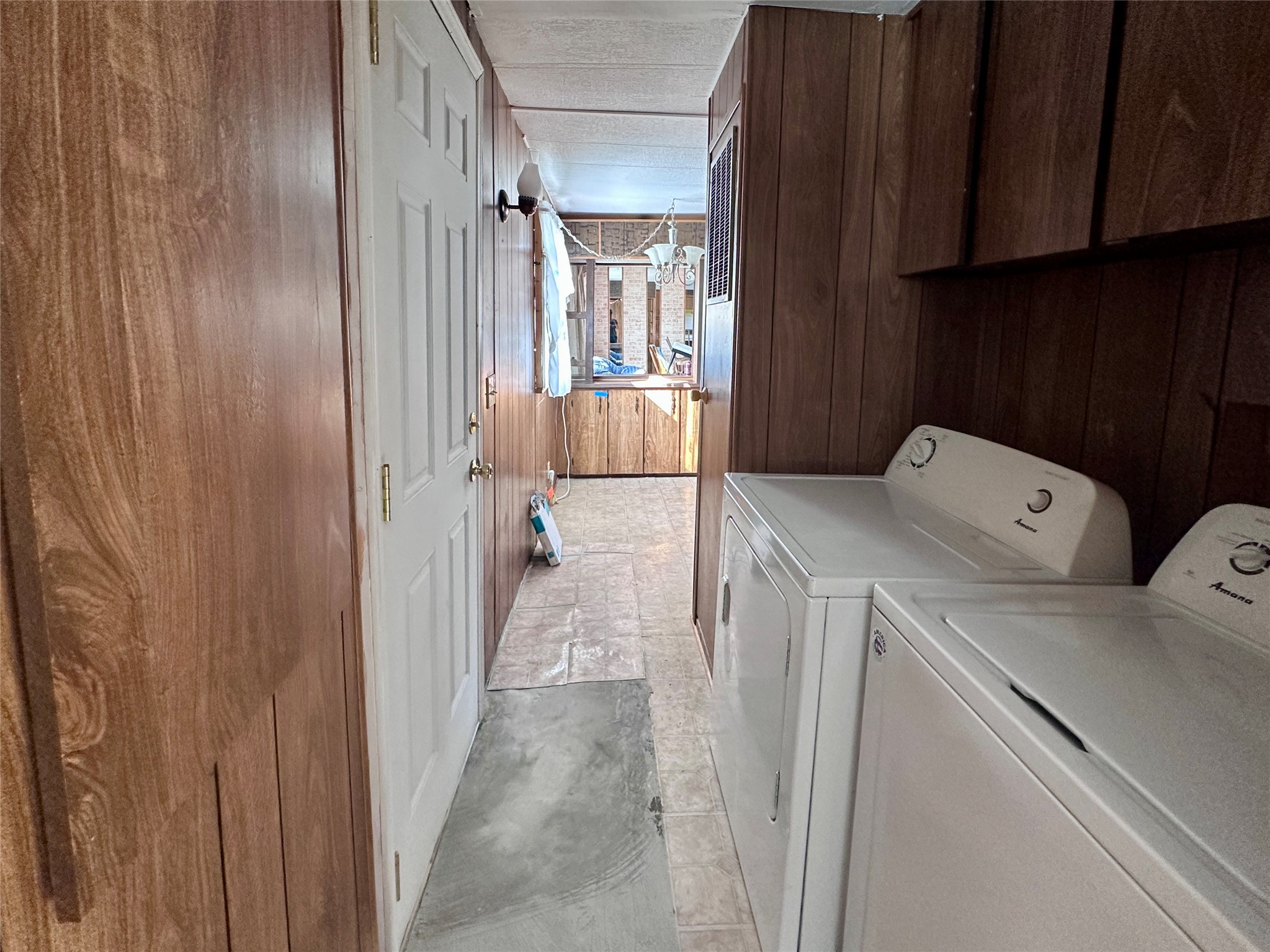 529 S Caravan Street Property Photo 16