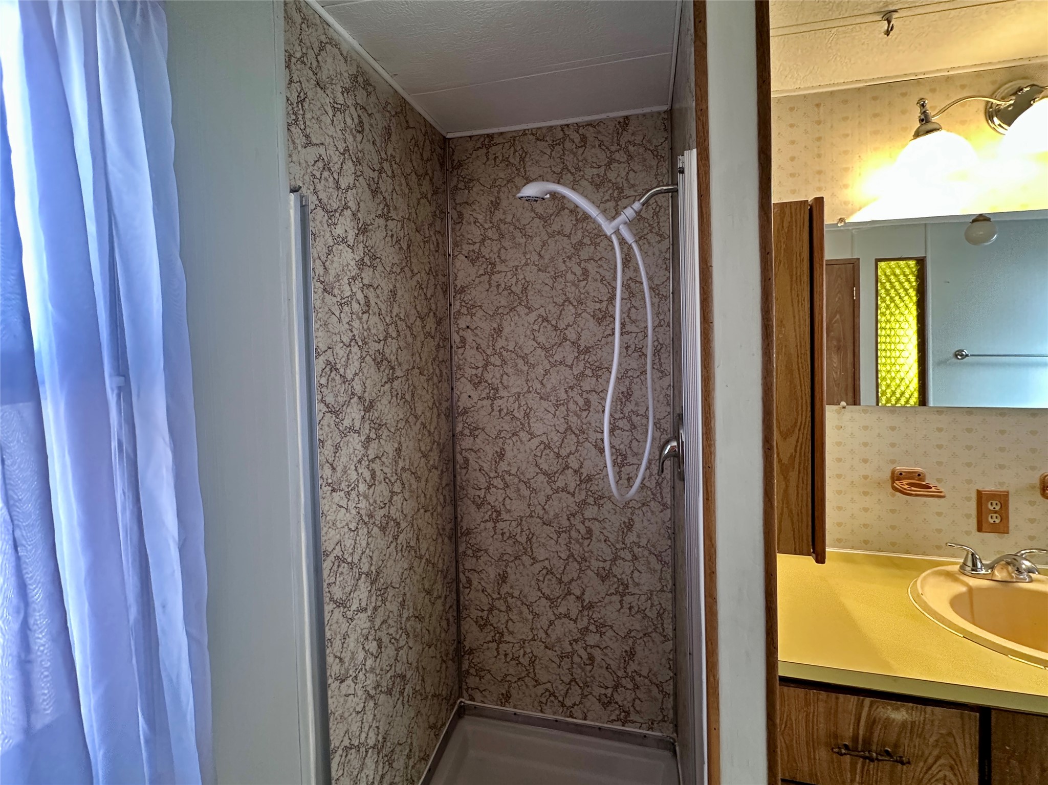 529 S Caravan Street Property Photo 21