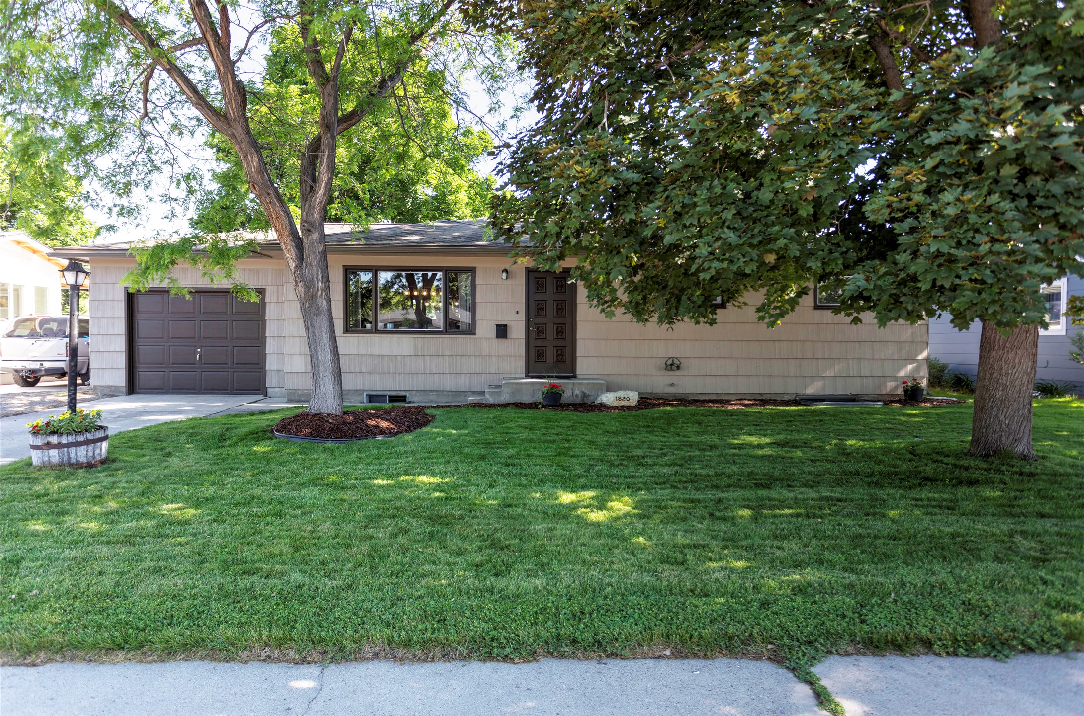 1820 Dixon Avenue Property Photo 1
