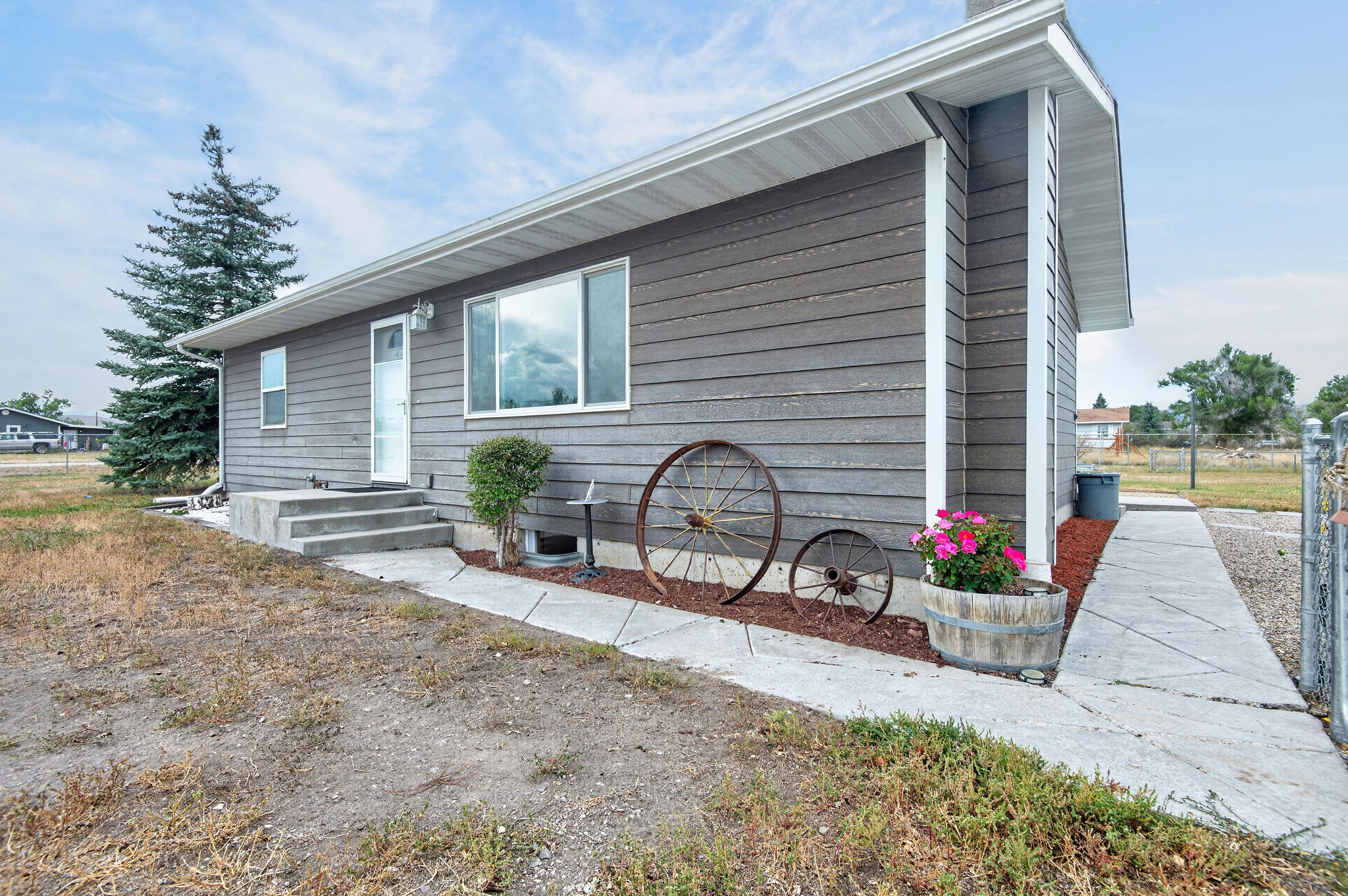 424 Cactus Road Property Photo 3