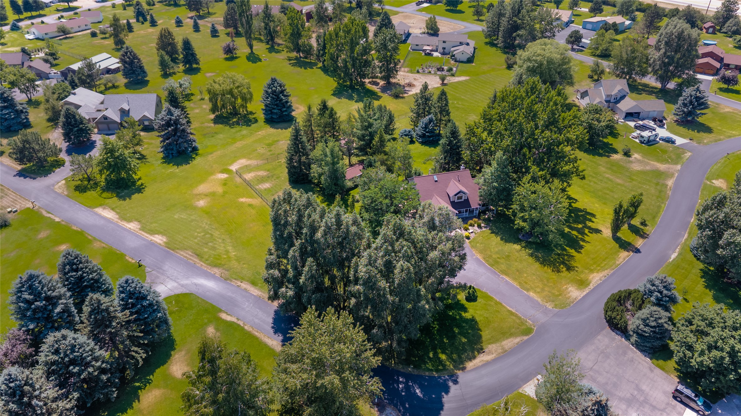 5305 Whitecloud Drive Property Photo 4
