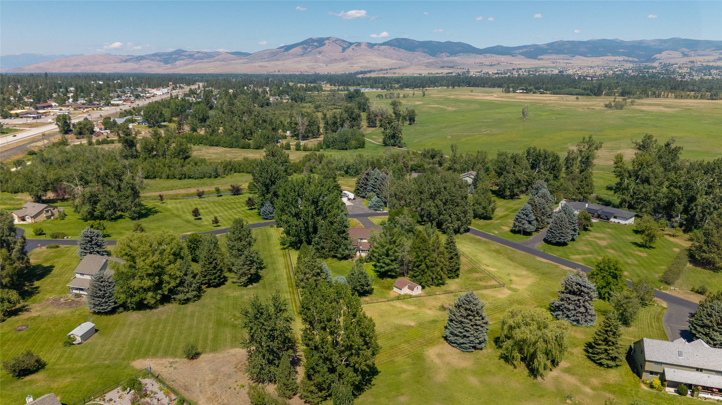 5305 Whitecloud Drive Property Photo 9