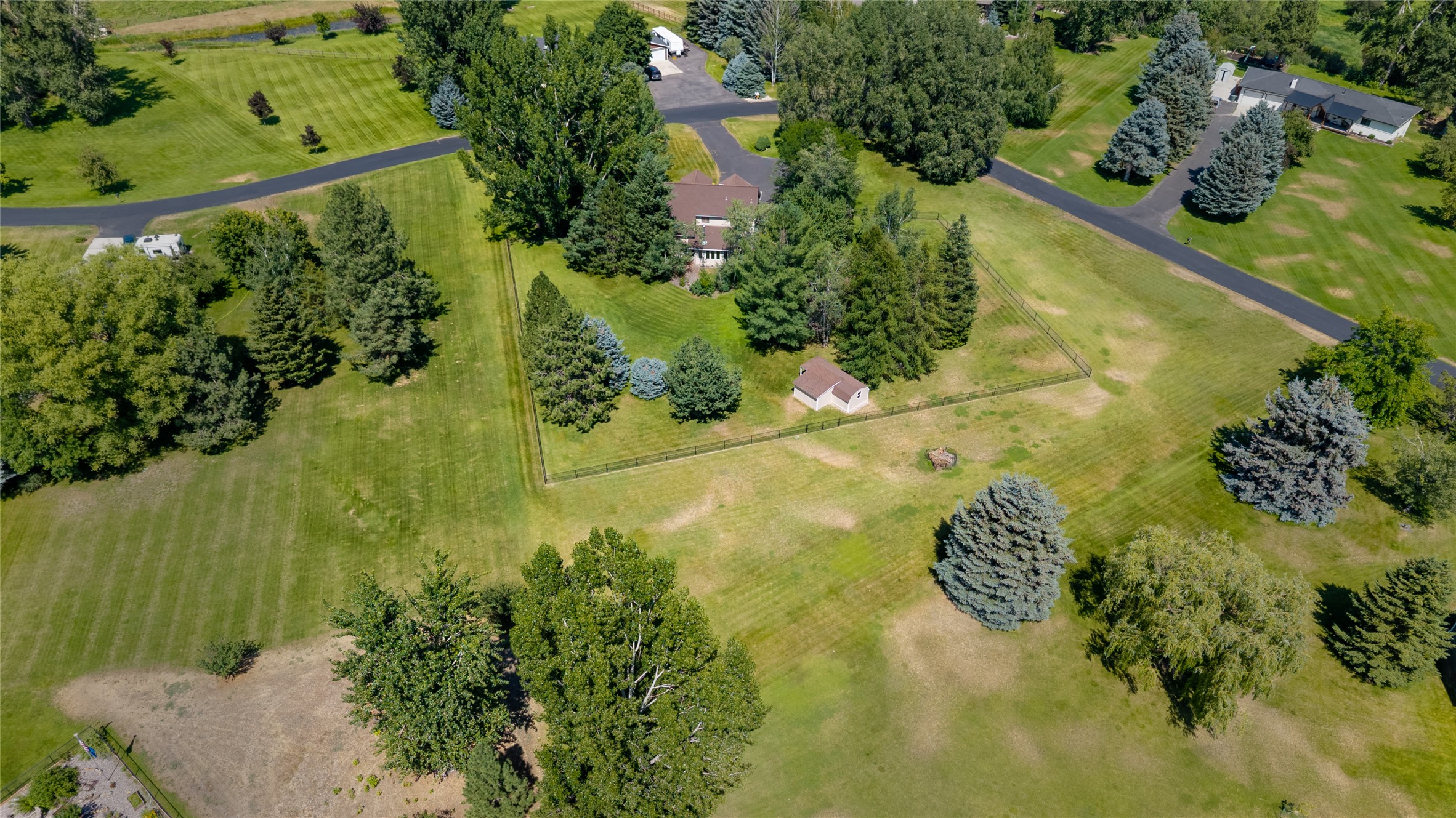 5305 Whitecloud Drive Property Photo 11