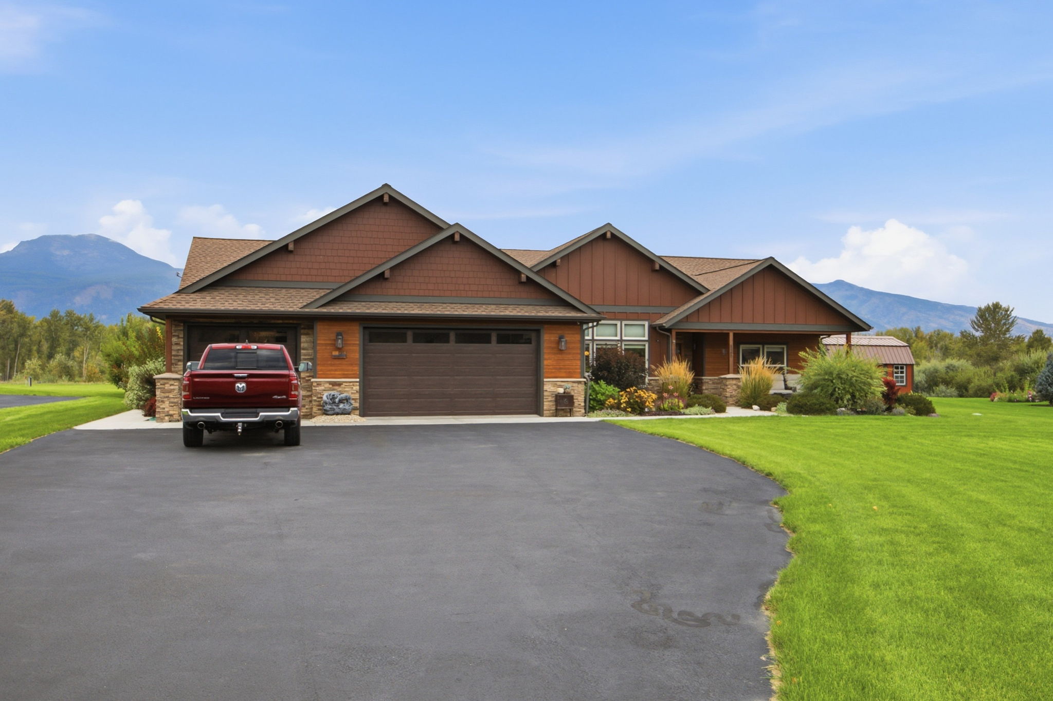 5460 Flyhigh Court Property Photo 4