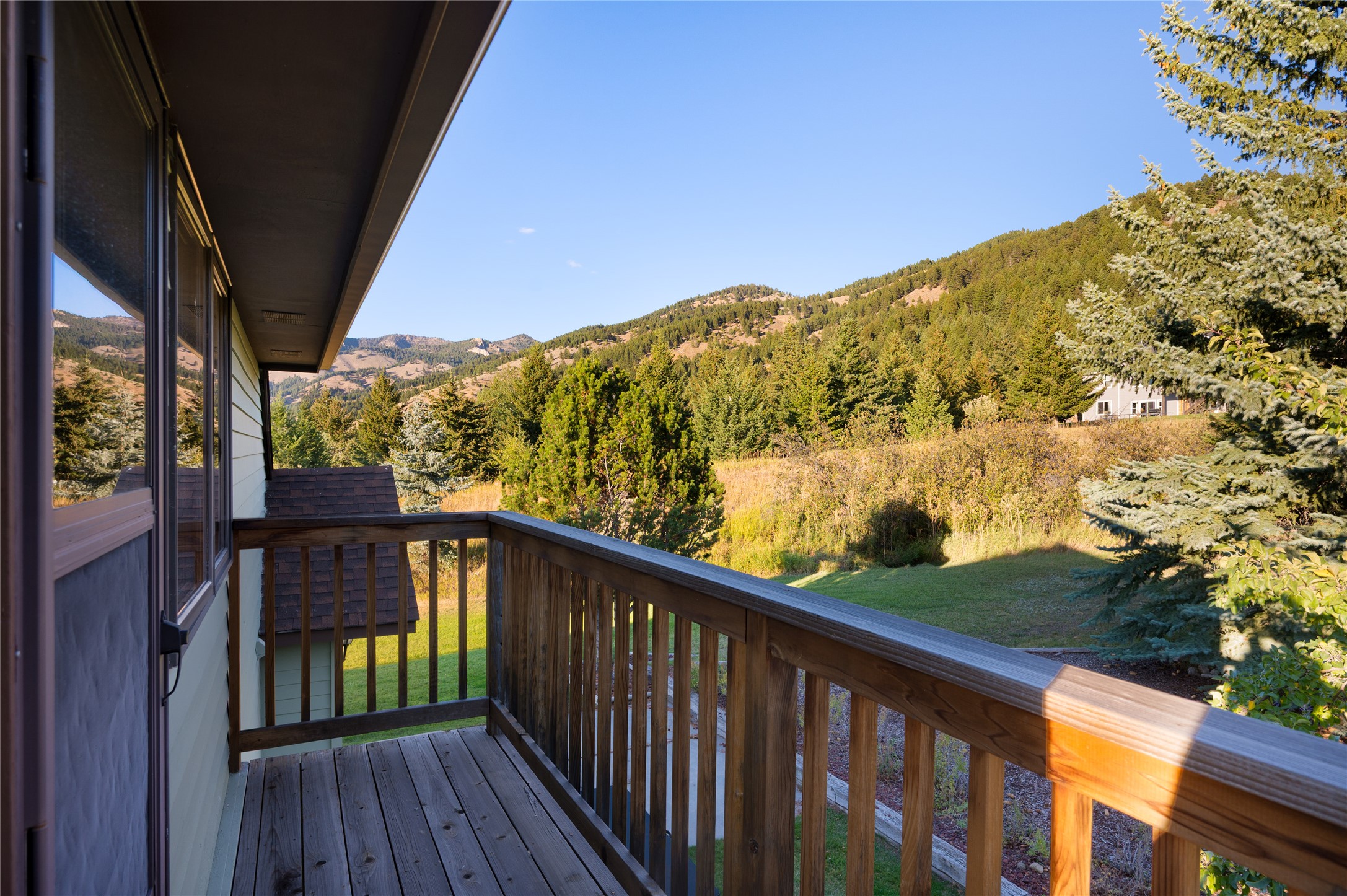 8855 Sypes Canyon Road Property Photo 4