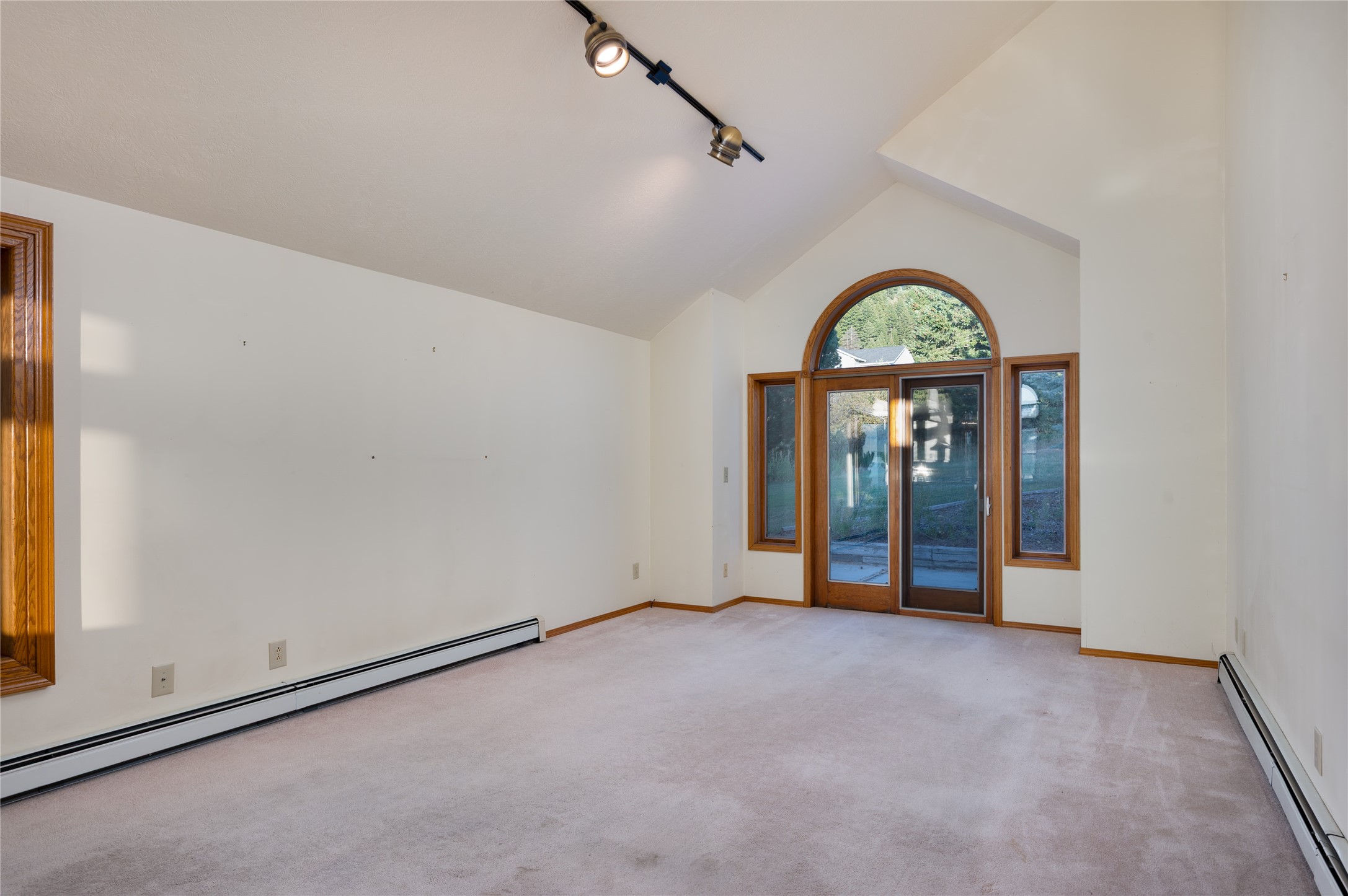 8855 Sypes Canyon Road Property Photo 22