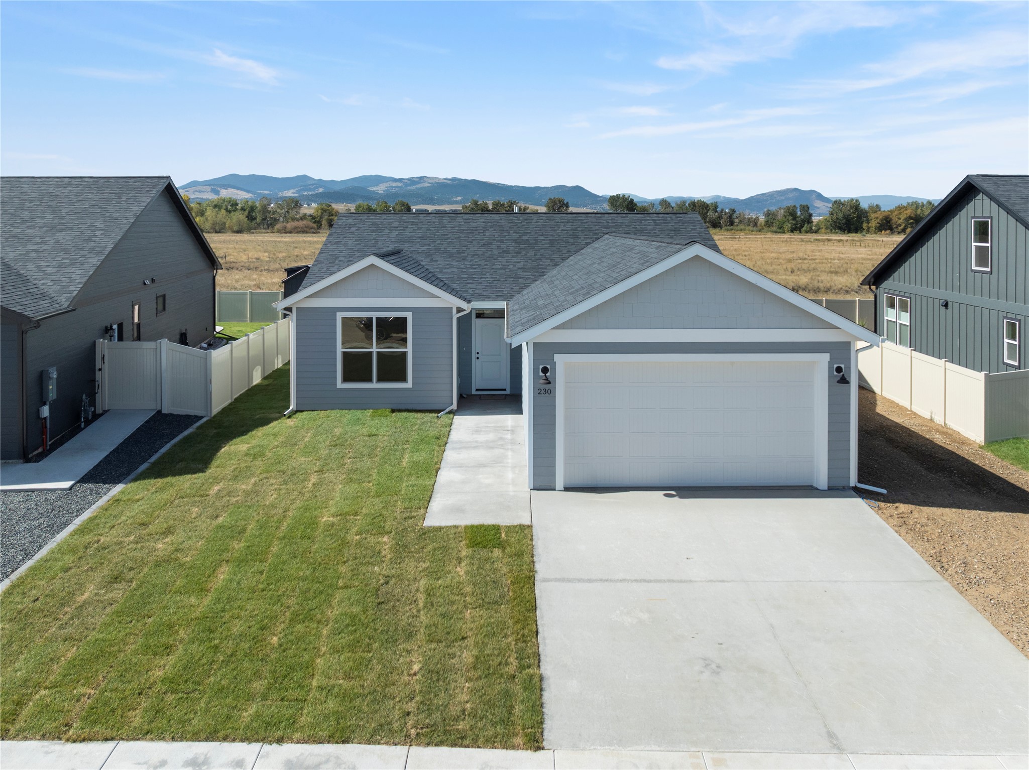 230 Stirling Loop Property Photo 1