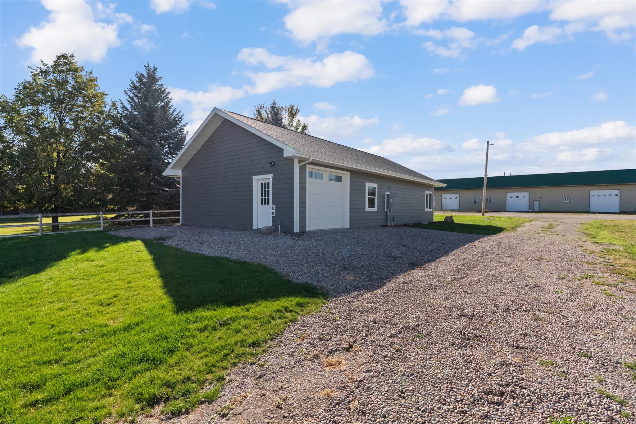 416 Flathead Street Property Photo 2