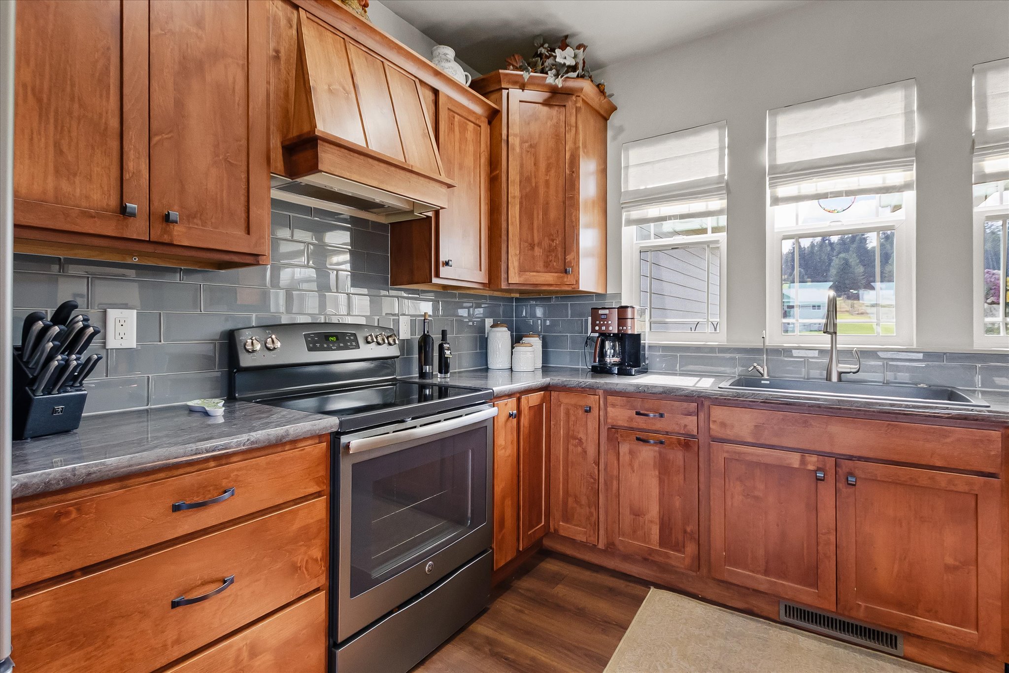 1210 Pond Road Property Photo 6