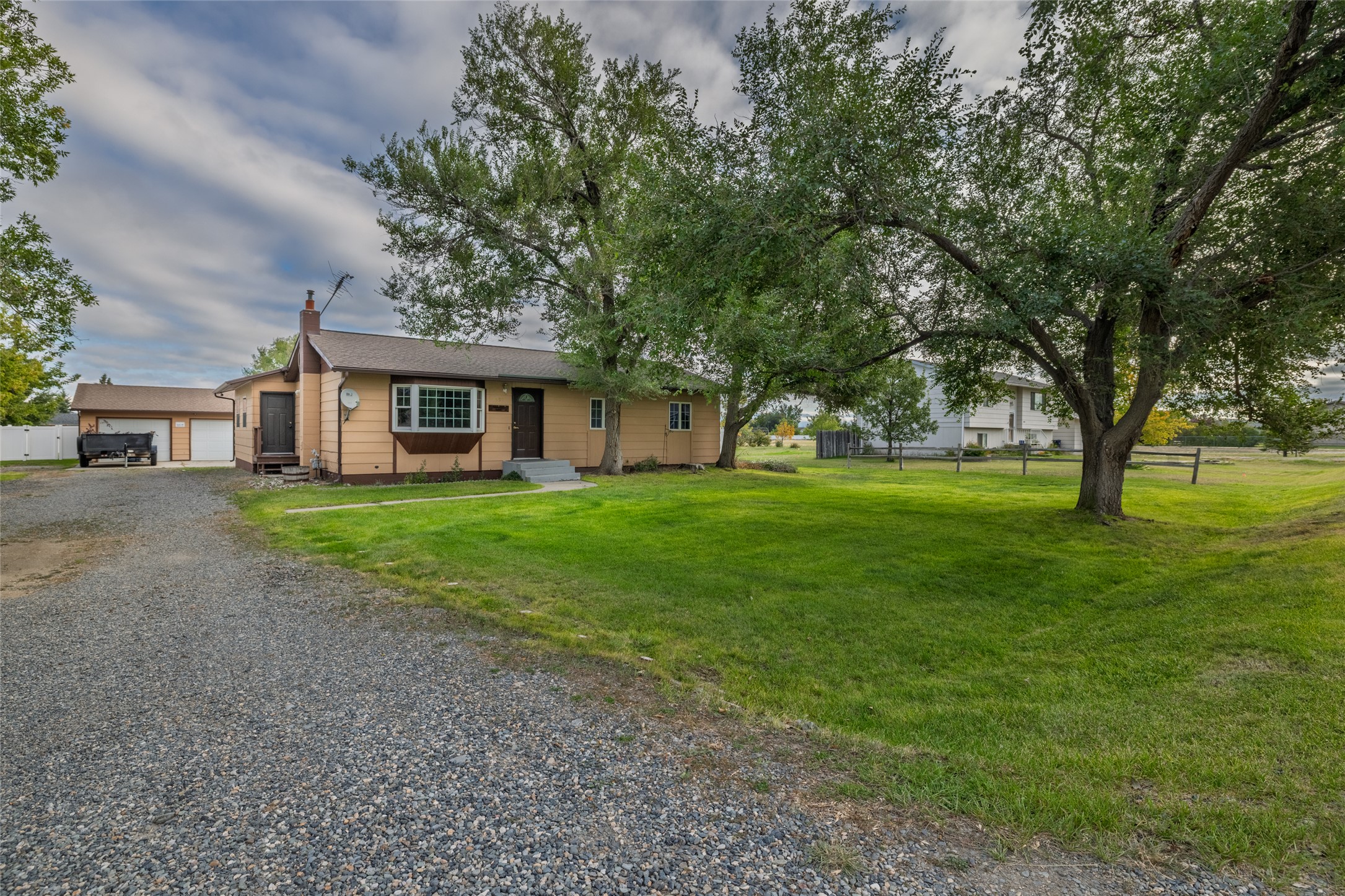 2595 Prickley Pear Avenue Property Photo 1