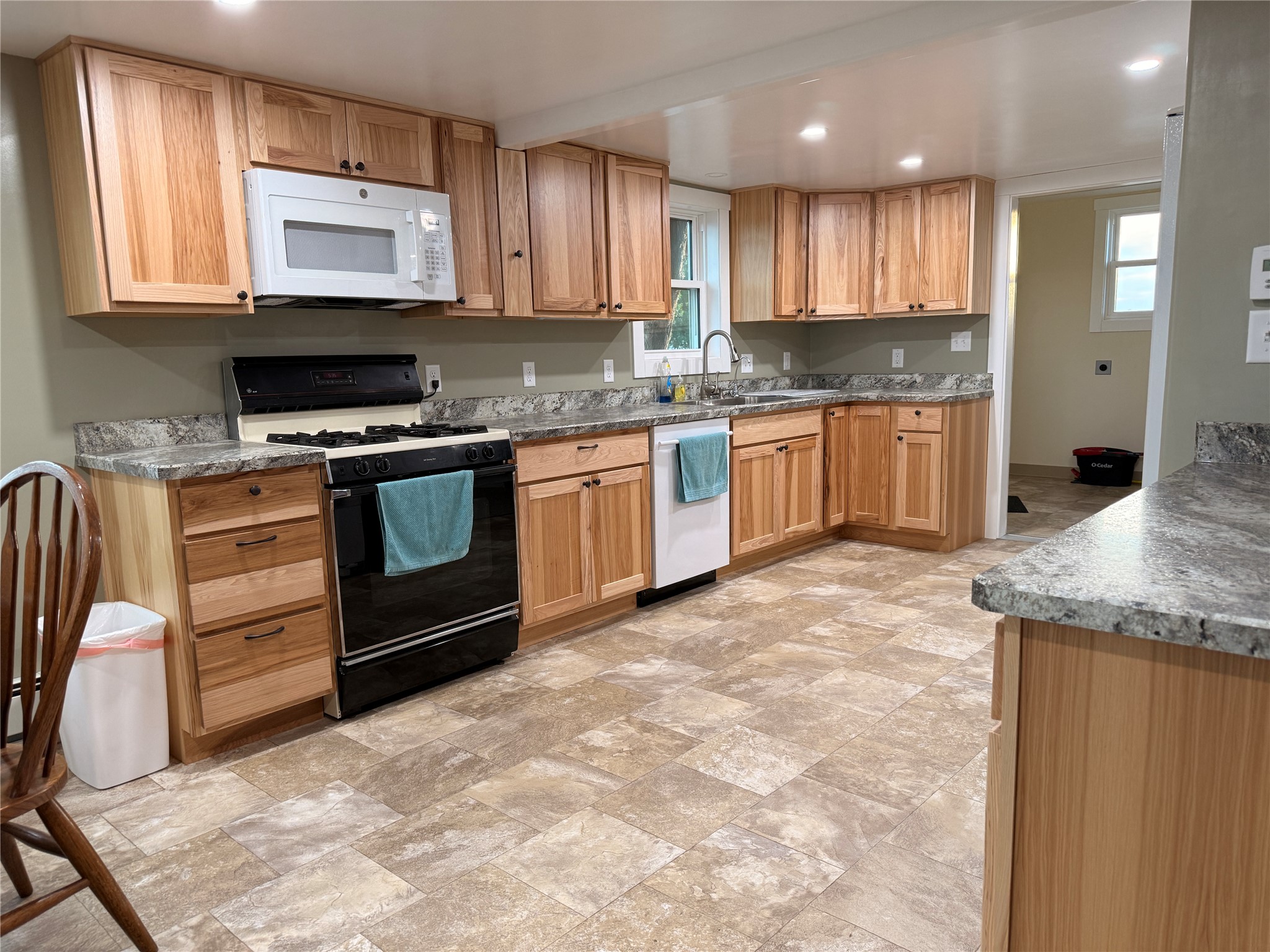 73 Jefferson Avenue Property Photo 11