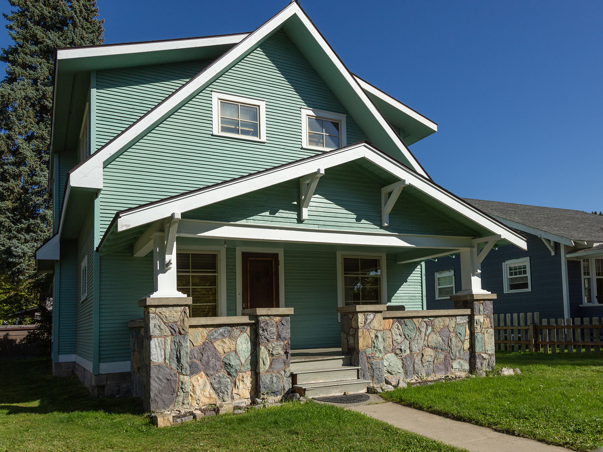 303 Somers Avenue Property Photo 1