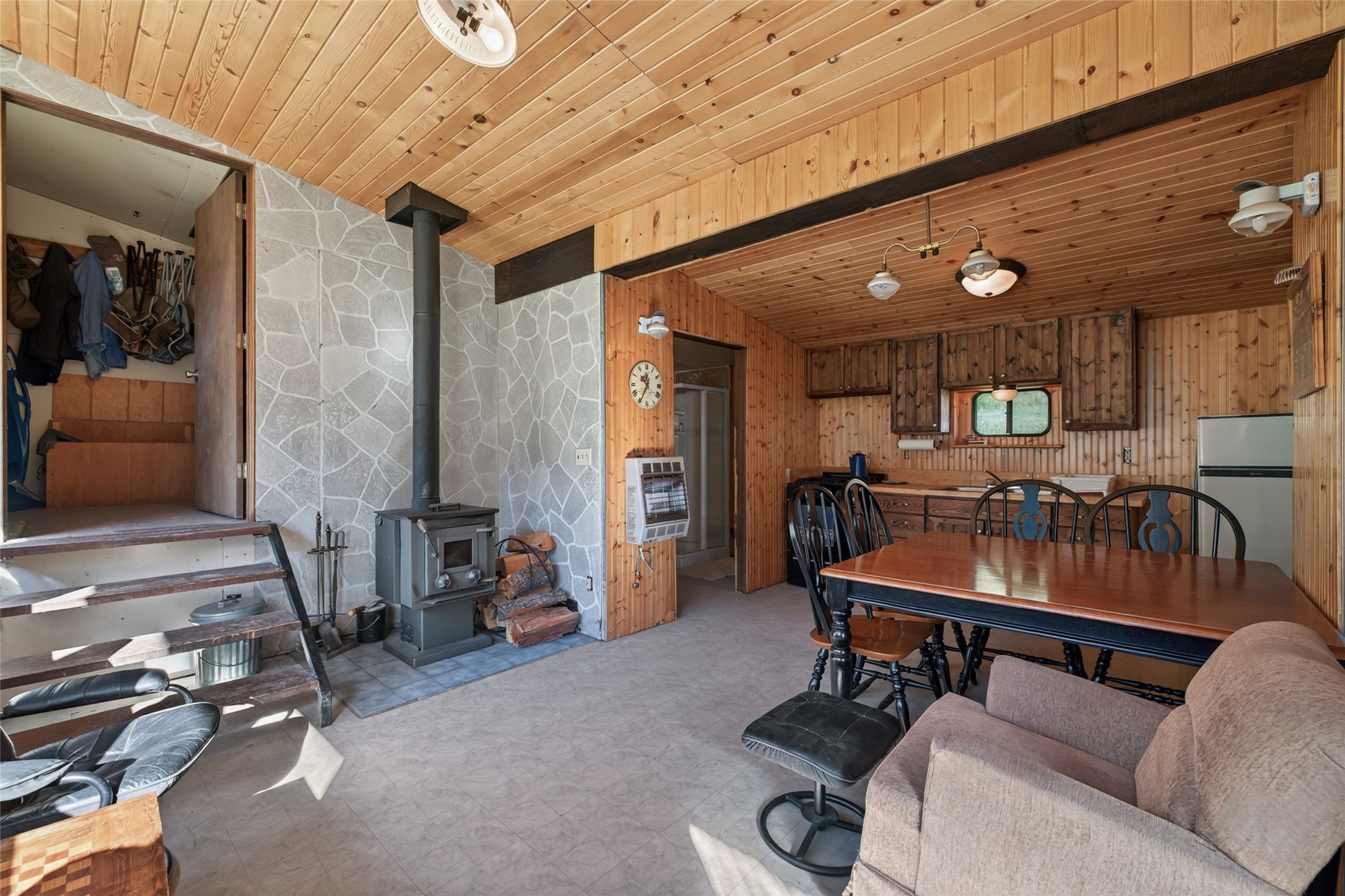 601 Whites Gulch Road Property Photo 7