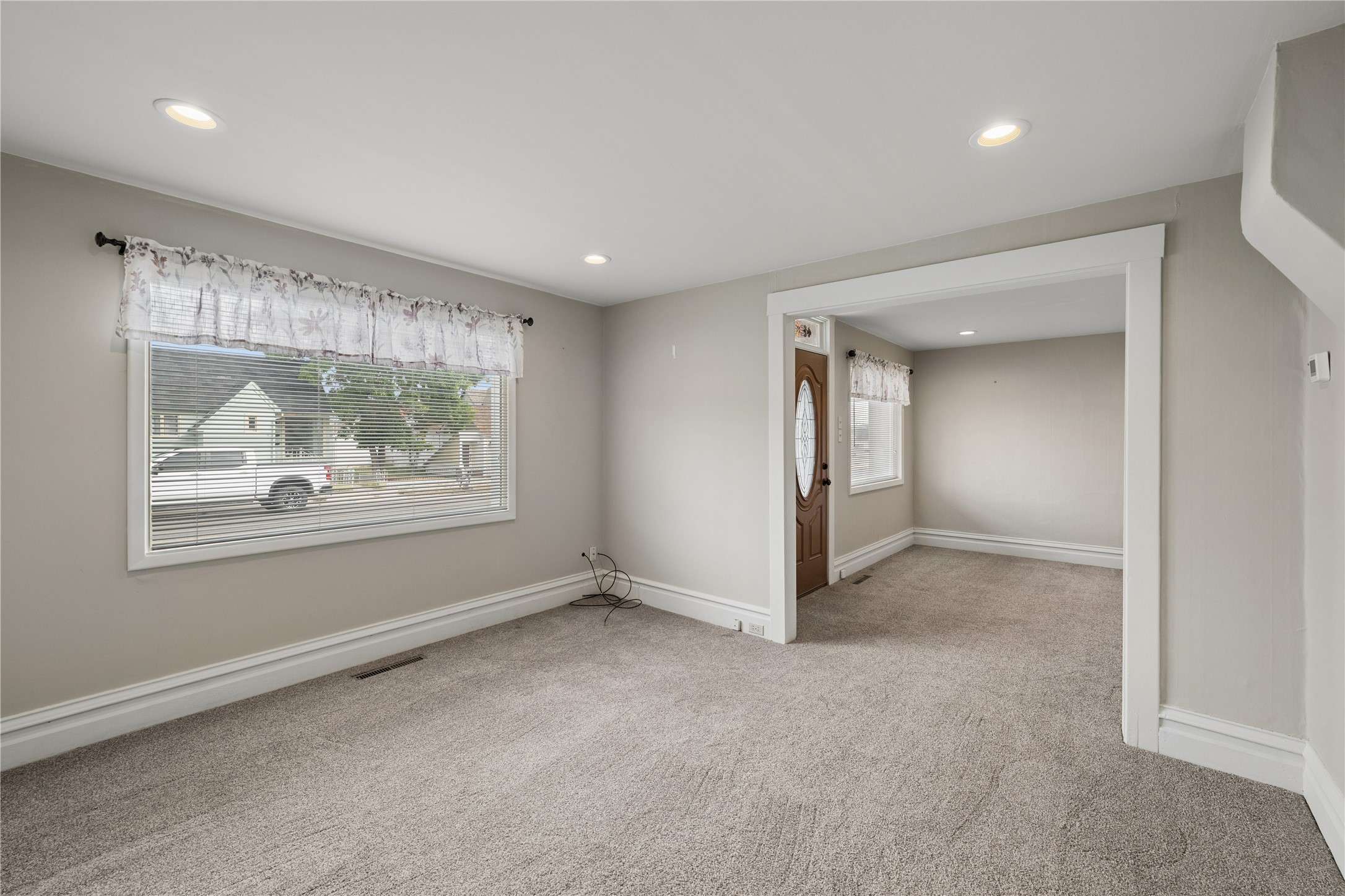 615 E 4th Street Property Photo 11