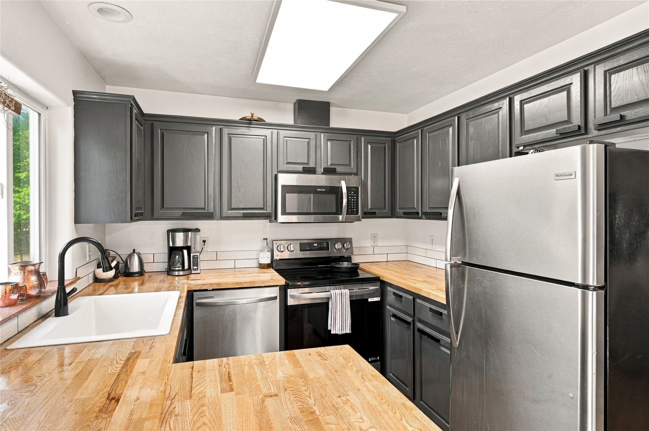 264 Trestle Creek Drive Property Photo 6