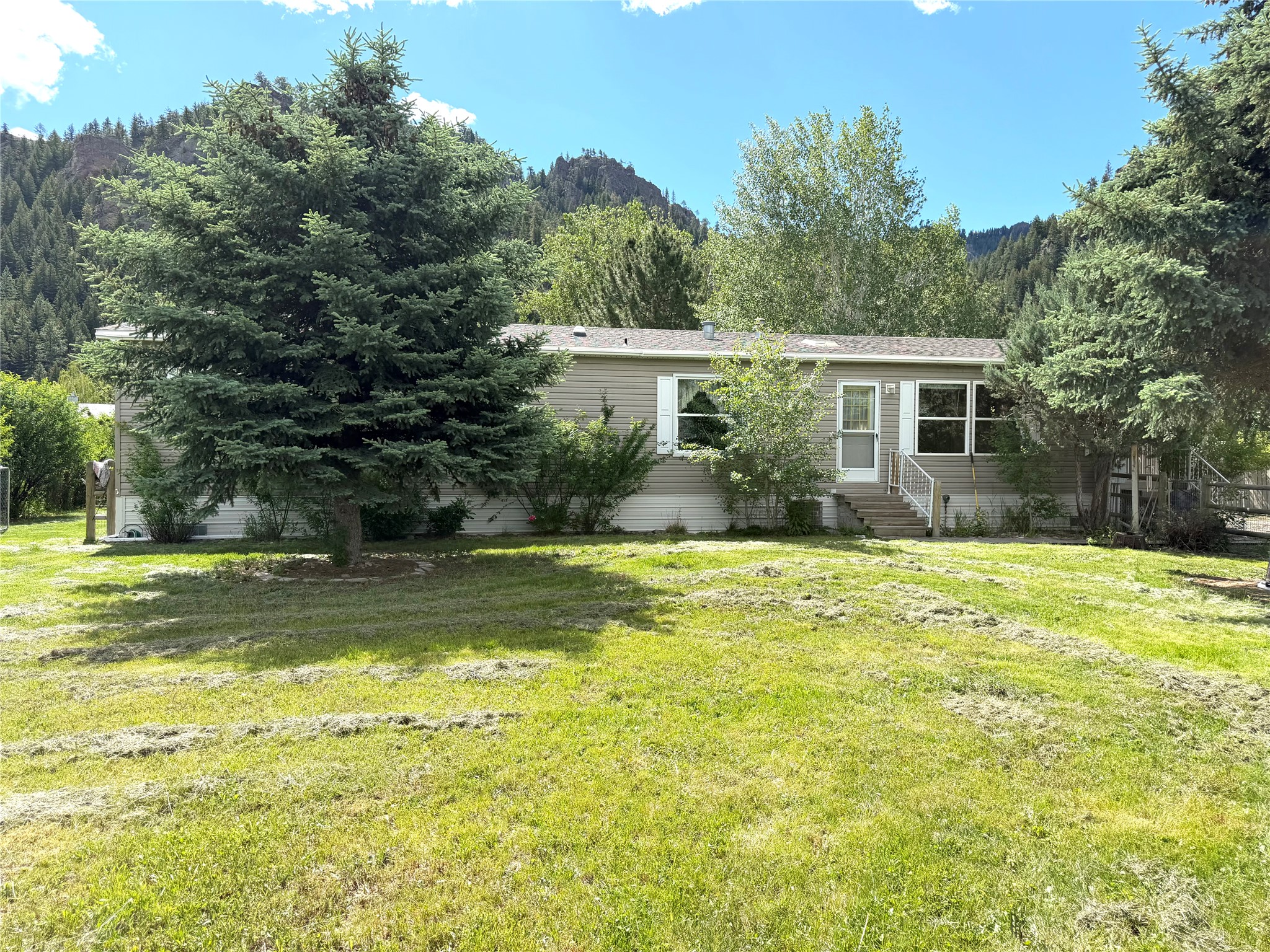 29 River Drive Property Photo 1
