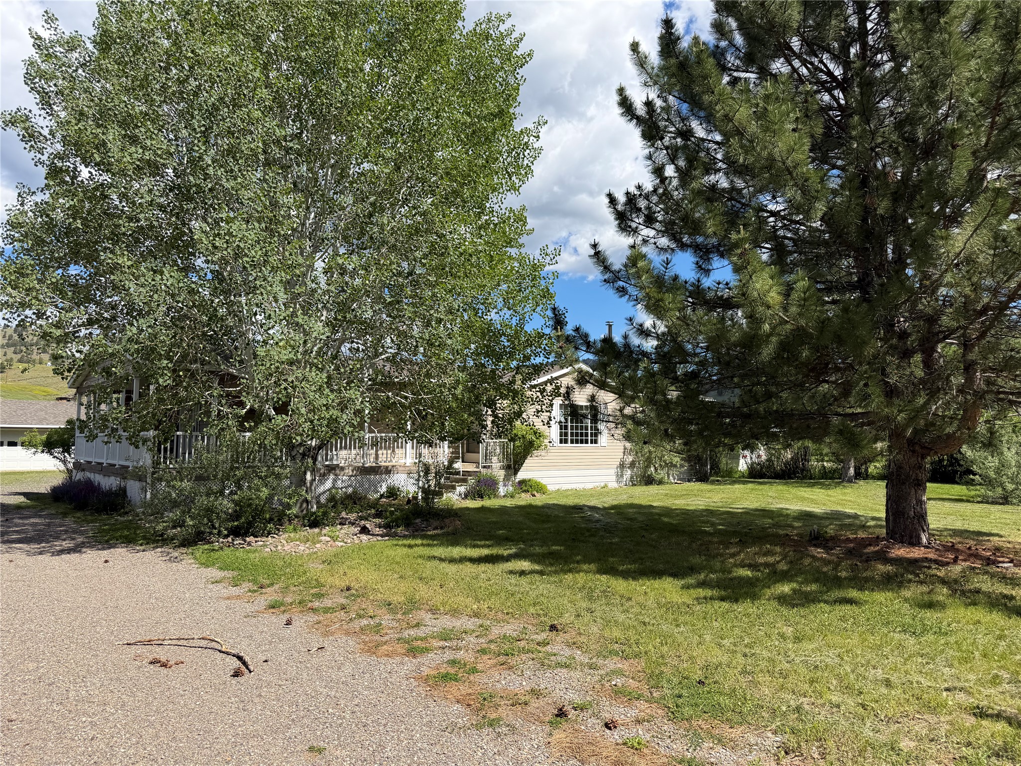 29 River Drive Property Photo 3