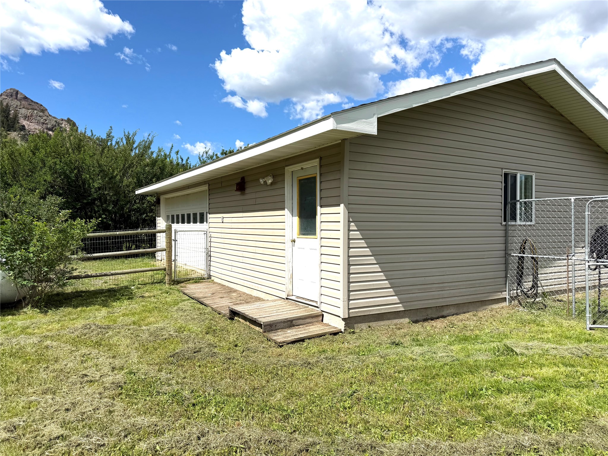 29 River Drive Property Photo 8