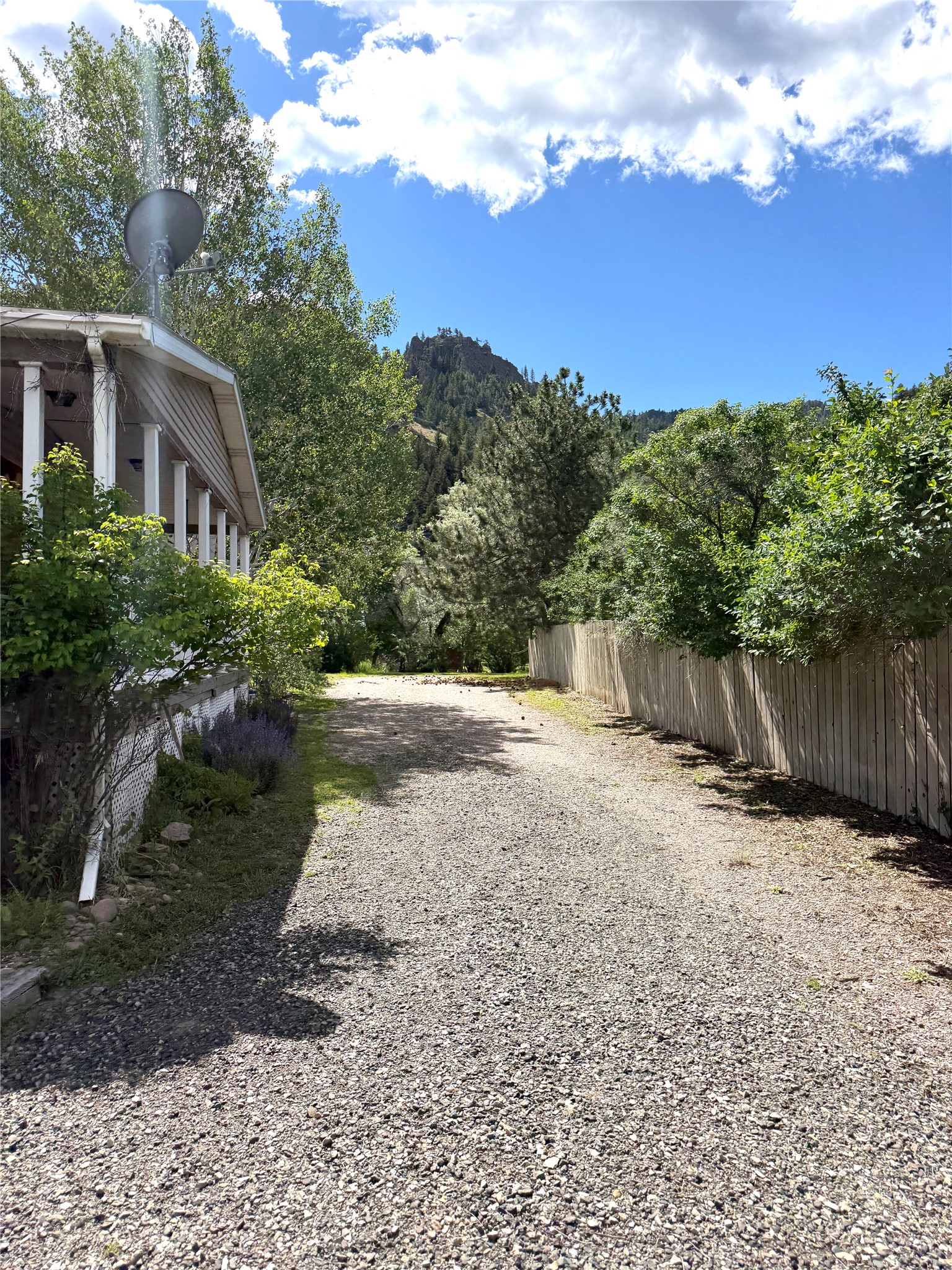 29 River Drive Property Photo 9