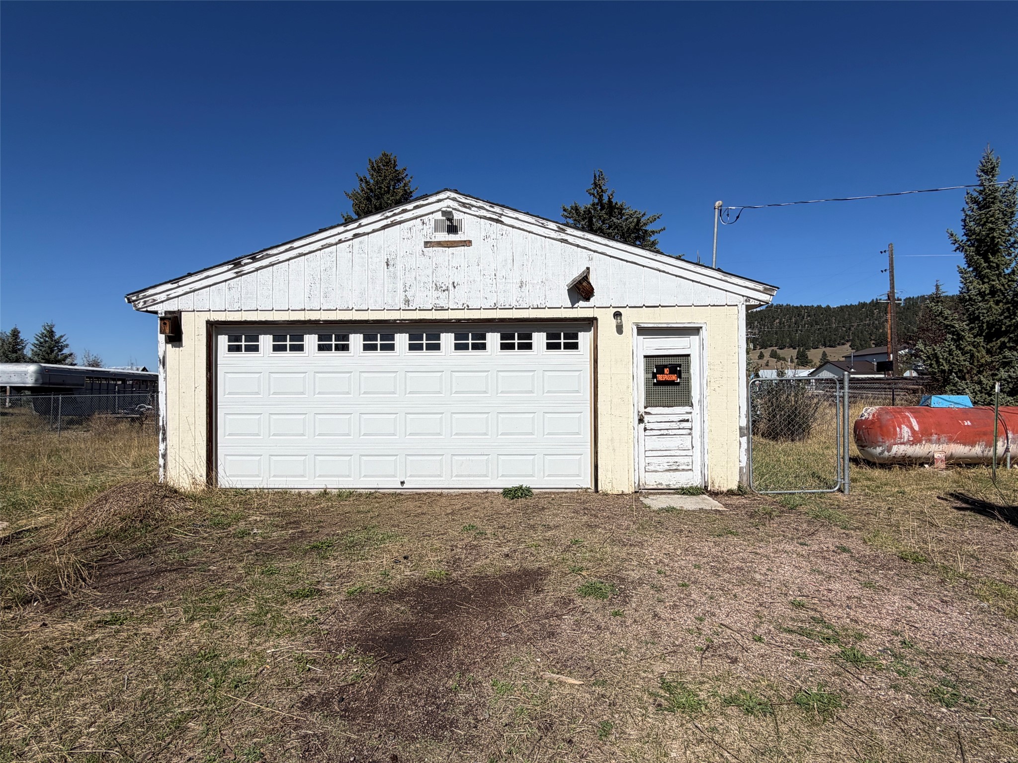 104 Main Street W Property Photo 7